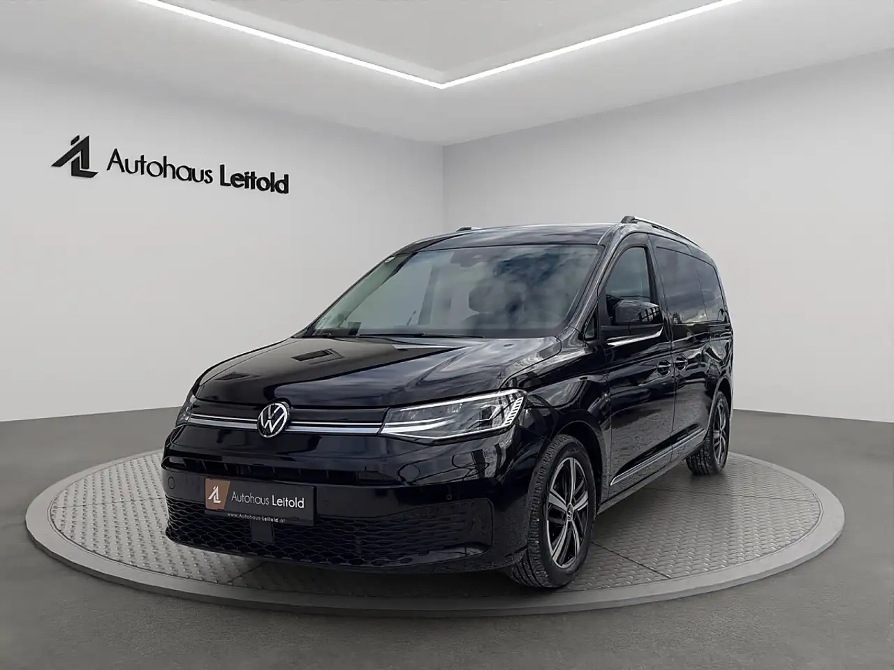 Volkswagen Caddy 2.0 TDI Maxi Style DSG 7SITZE AHK LED CAM KEYLE... — photo 1 of 23
