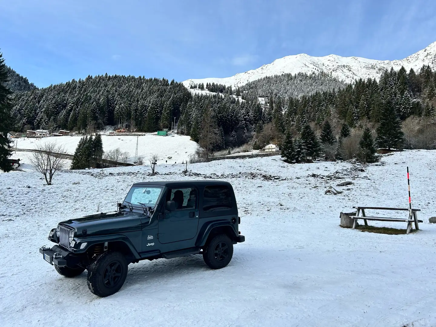 Jeep Wrangler Hard Top 4.0 Sahara - 2