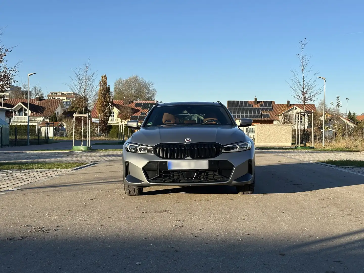 BMW 330 e xDrive Touring M Sport Pro|Head-Up|H/K|Pano|AHK Grau - 2