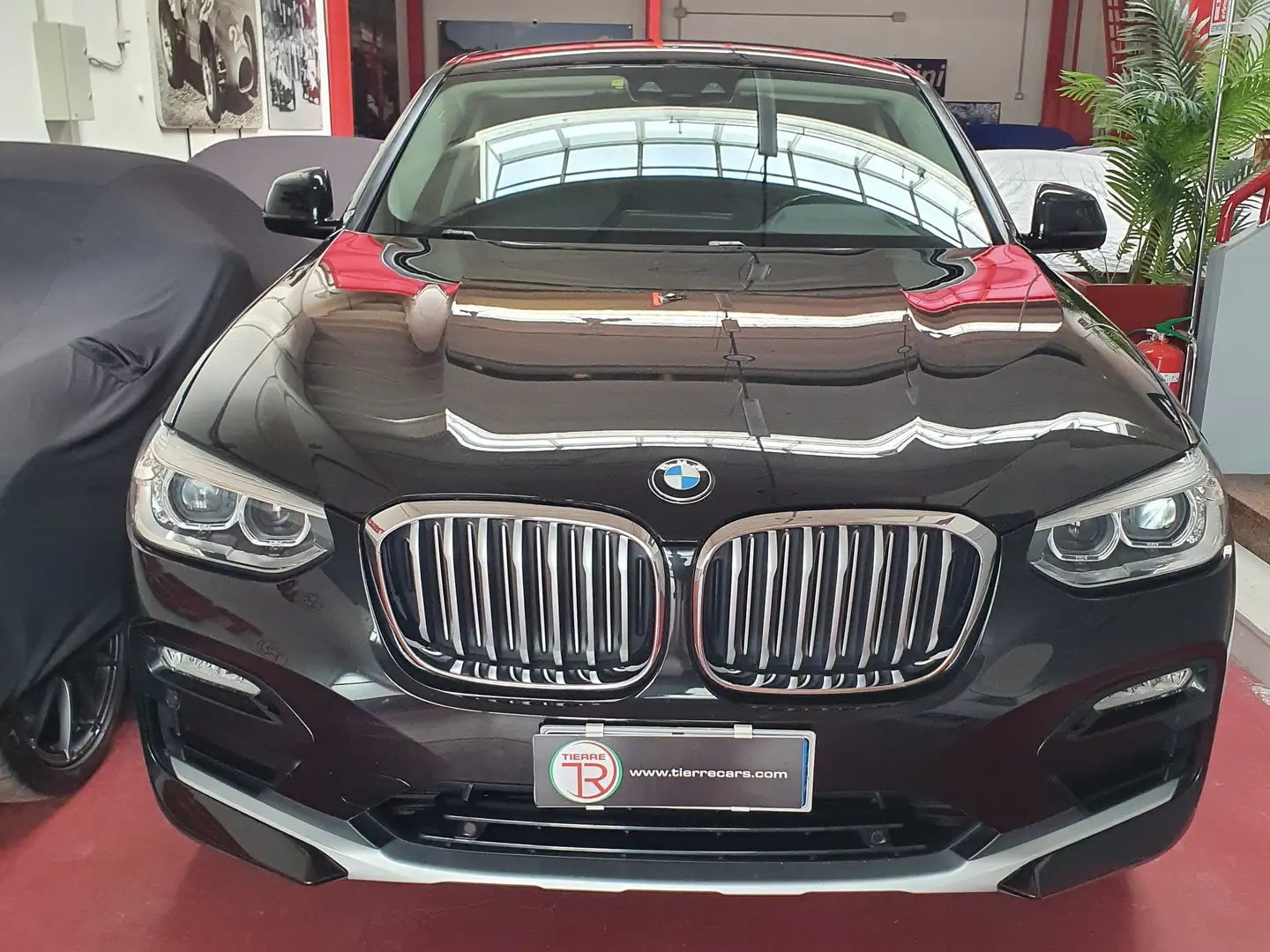 BMW X4 xdrive20d xLine auto Zwart - 1
