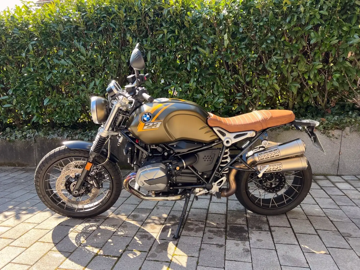 BMW R nineT Scrambler Green - 2