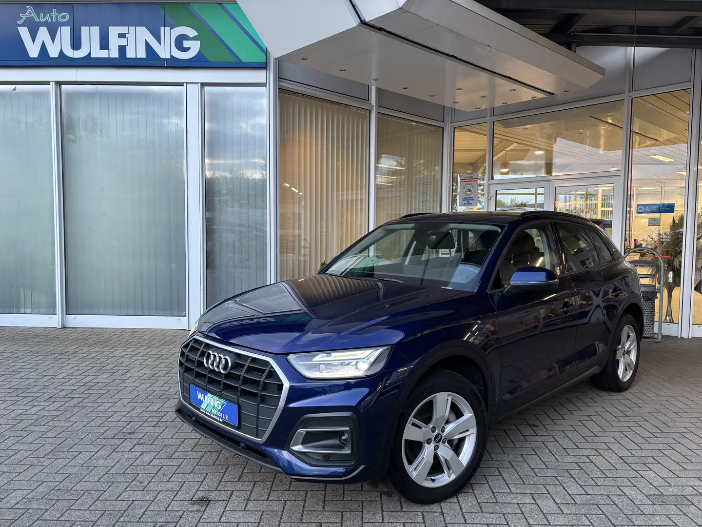Audi Q5 50 TFSI e quattro FPK LED MMI plus PDC AHK Blau - 1