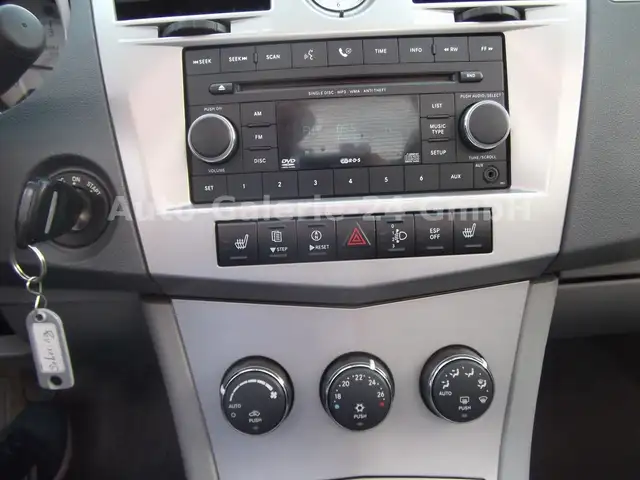 Chrysler Sebring view 4
