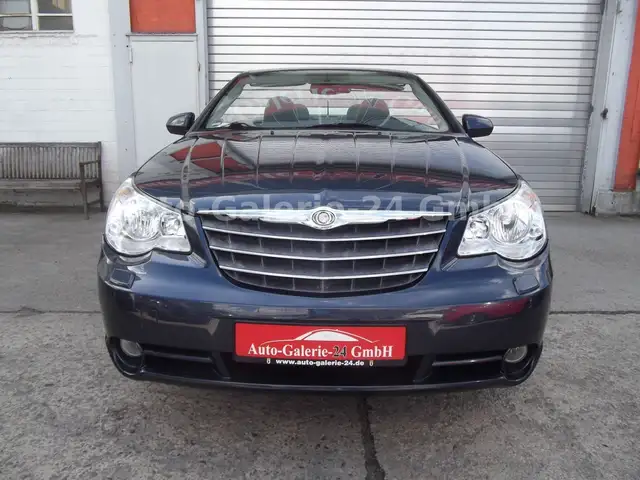 Chrysler Sebring view 3