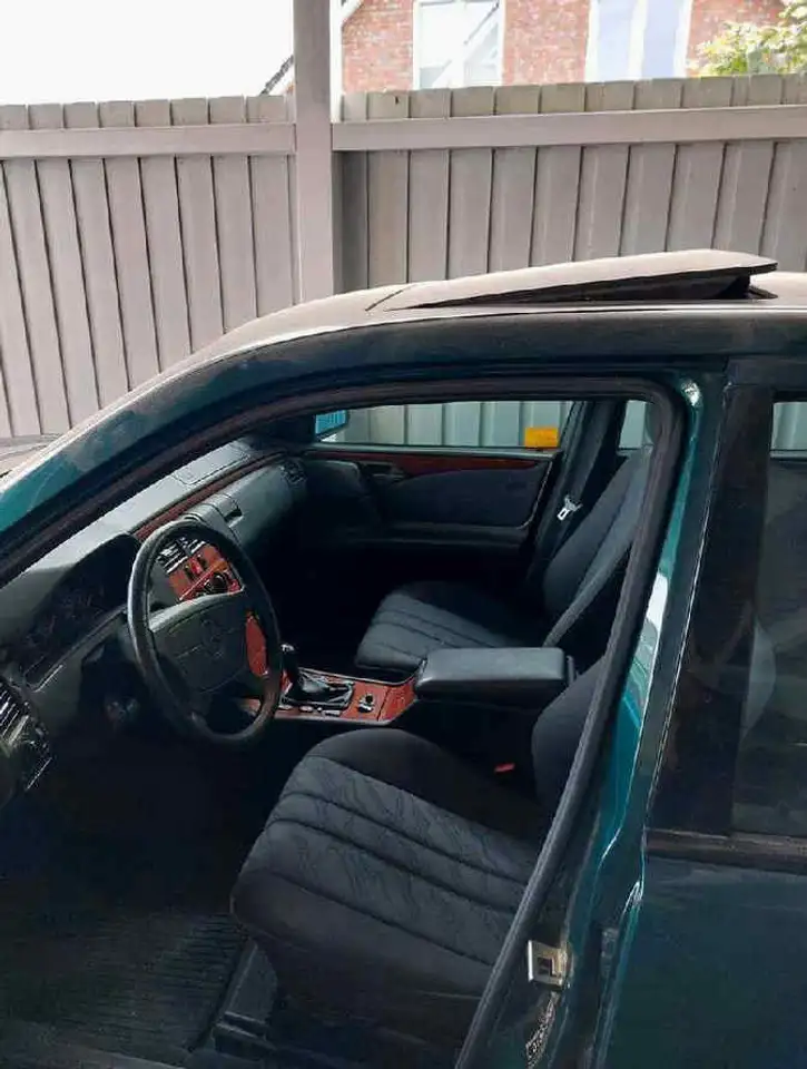 Mercedes-Benz B 200 Mercedes Benz E Klasse, foto 1