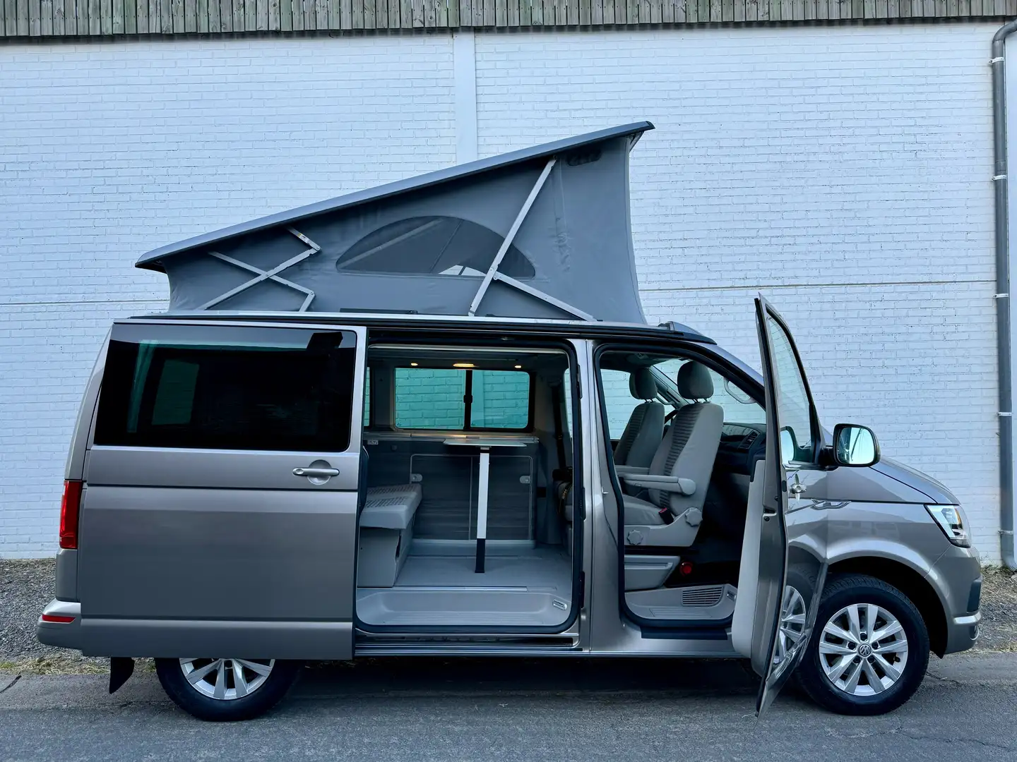 Volkswagen T6 California TDI150 DSG OCEAN Camera GARANTIE 12M. 1°pr/eig. Beige - 1