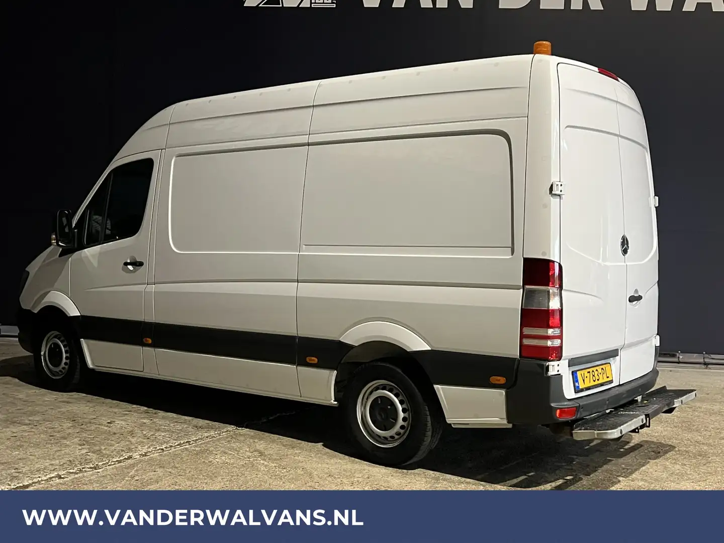 Mercedes-Benz Sprinter 316 CDI 163 pk L2H2 Euro6 Airco | 2800kg trekhaak Wit - 2