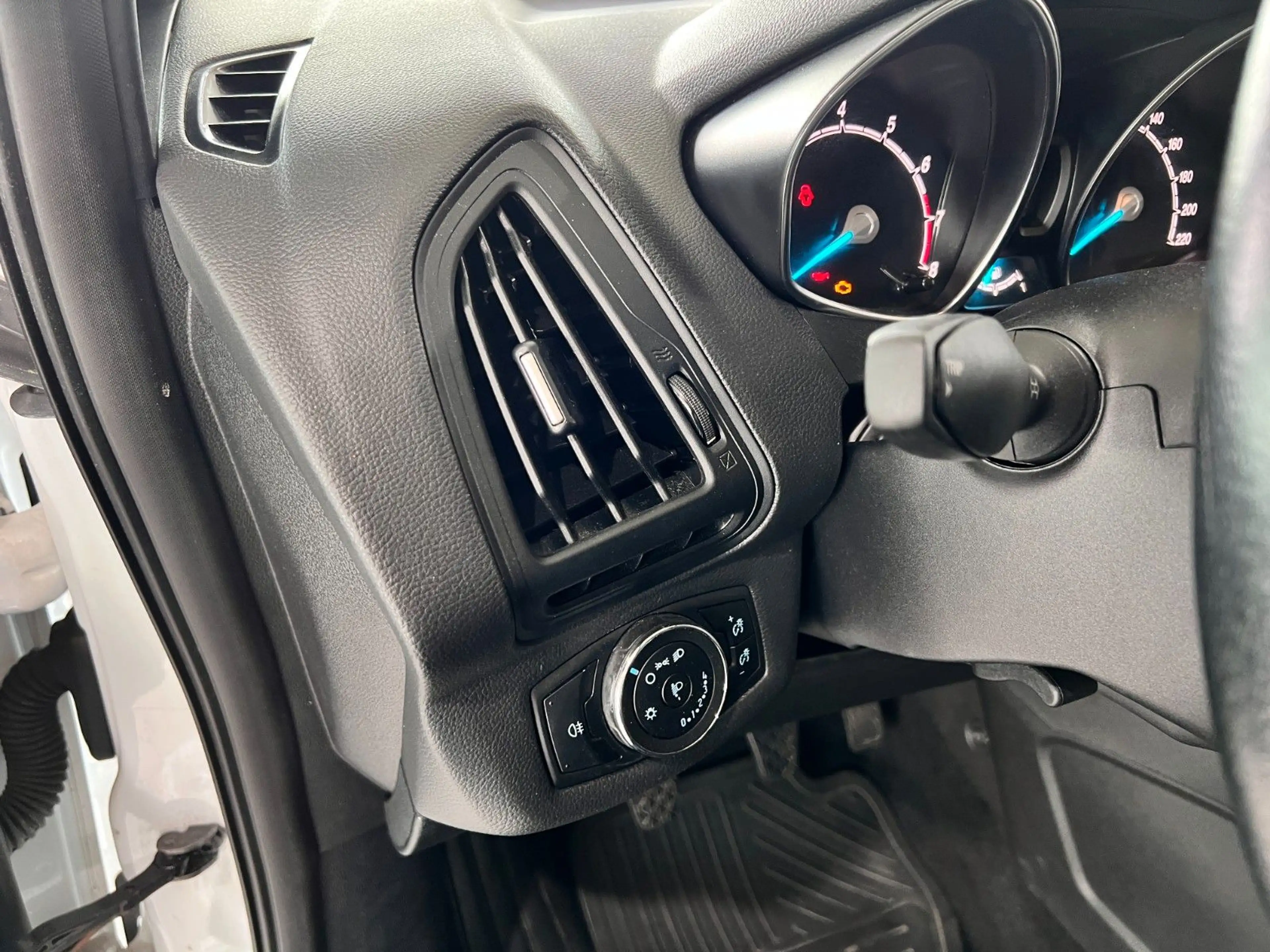 Ford B-Max B-MAX Trend/1-HAND/1.4/GUTER ZUSTAND — photo 17