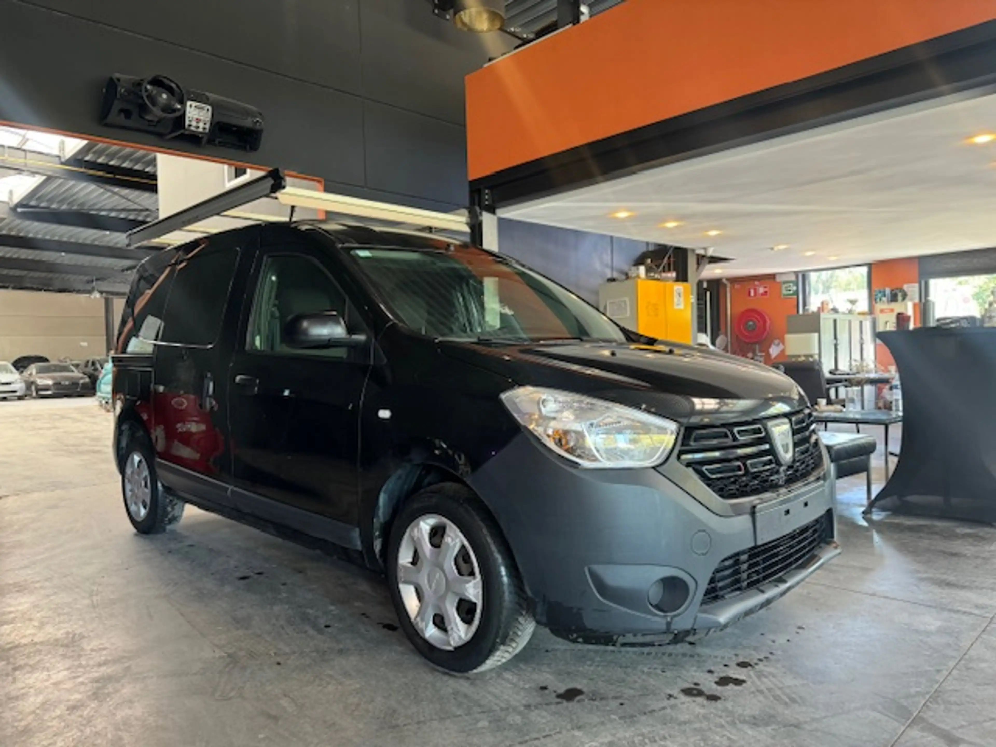 Dacia Dokker 1.6i (EU6.C) - UTILITAIRE - RADIO - MEDIA/TEL - PLAT TOIT