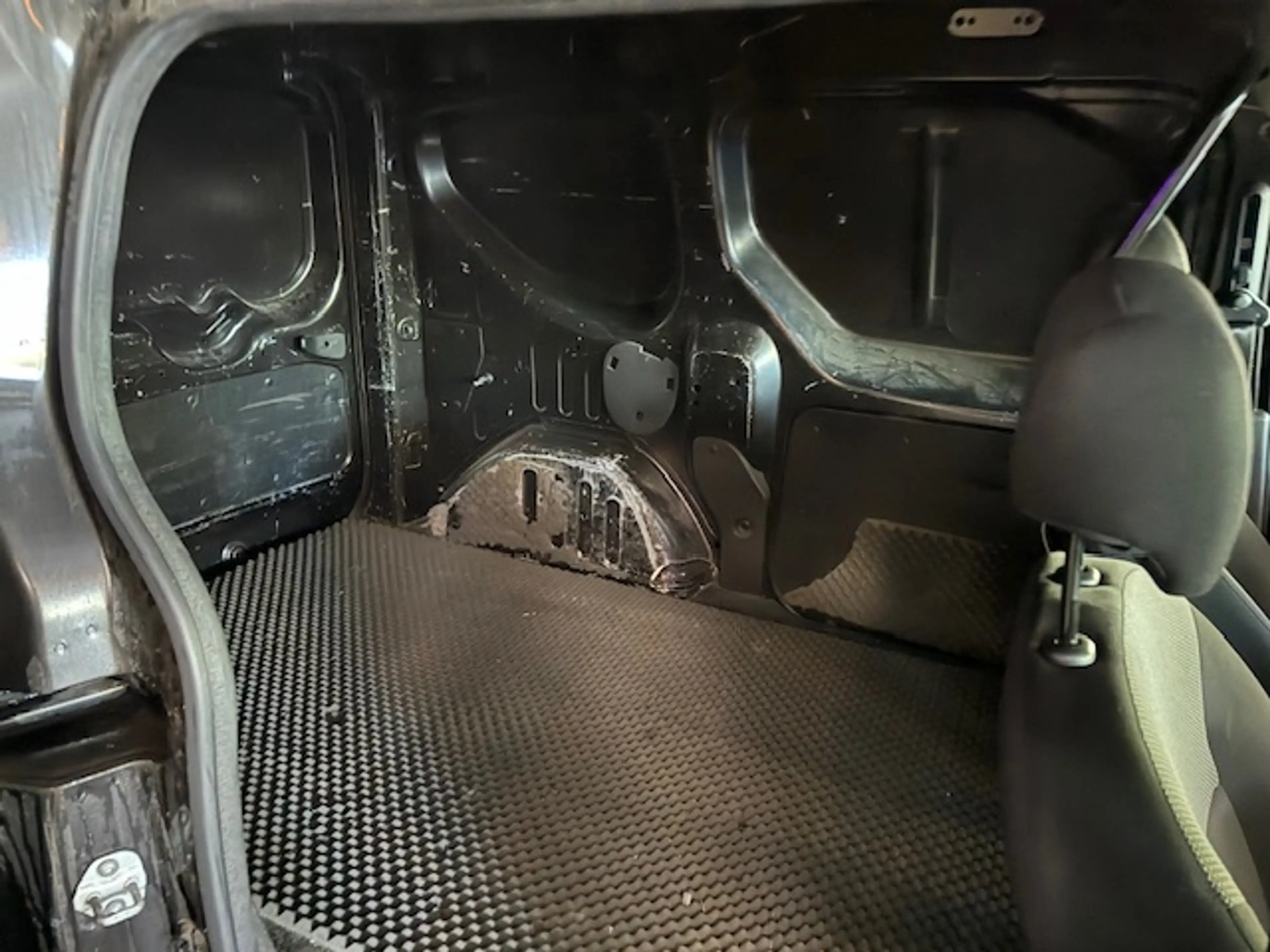 Dacia Dokker 1.6i (EU6.C) - UTILITAIRE - RADIO - MEDIA/TEL - PLAT TOIT — photo 9