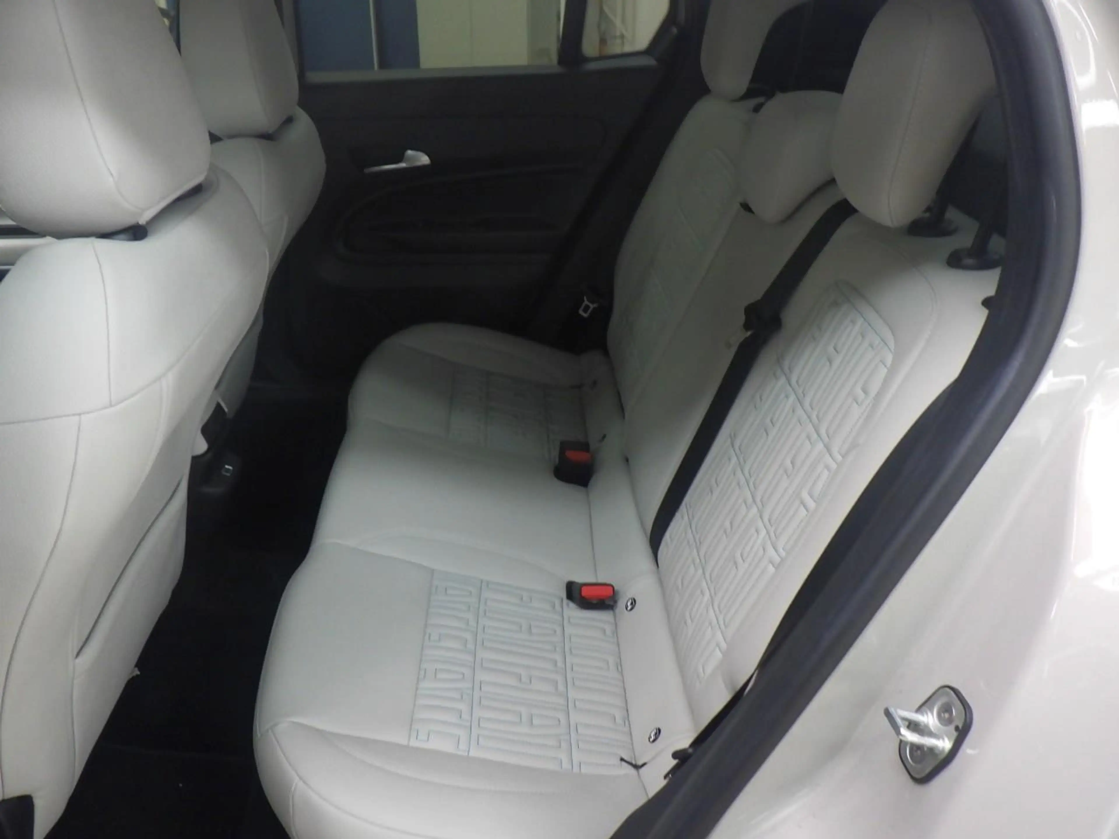 Fiat 600 1.2 Hybrid La Prima — photo 11