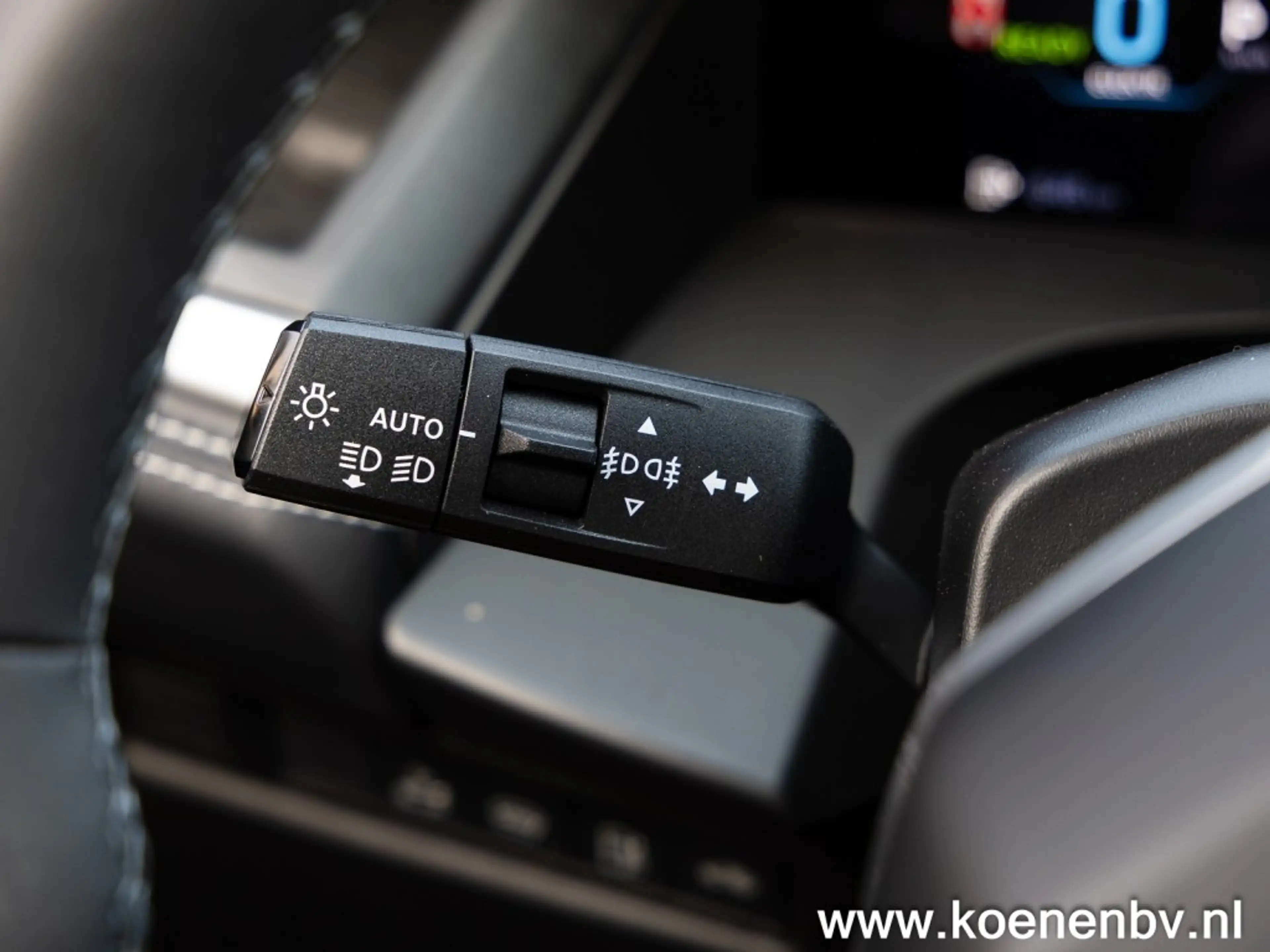 Jeep Compass 1.6 E-H PHEV First Edition PANO / CONVENIENCE PACK — photo 29