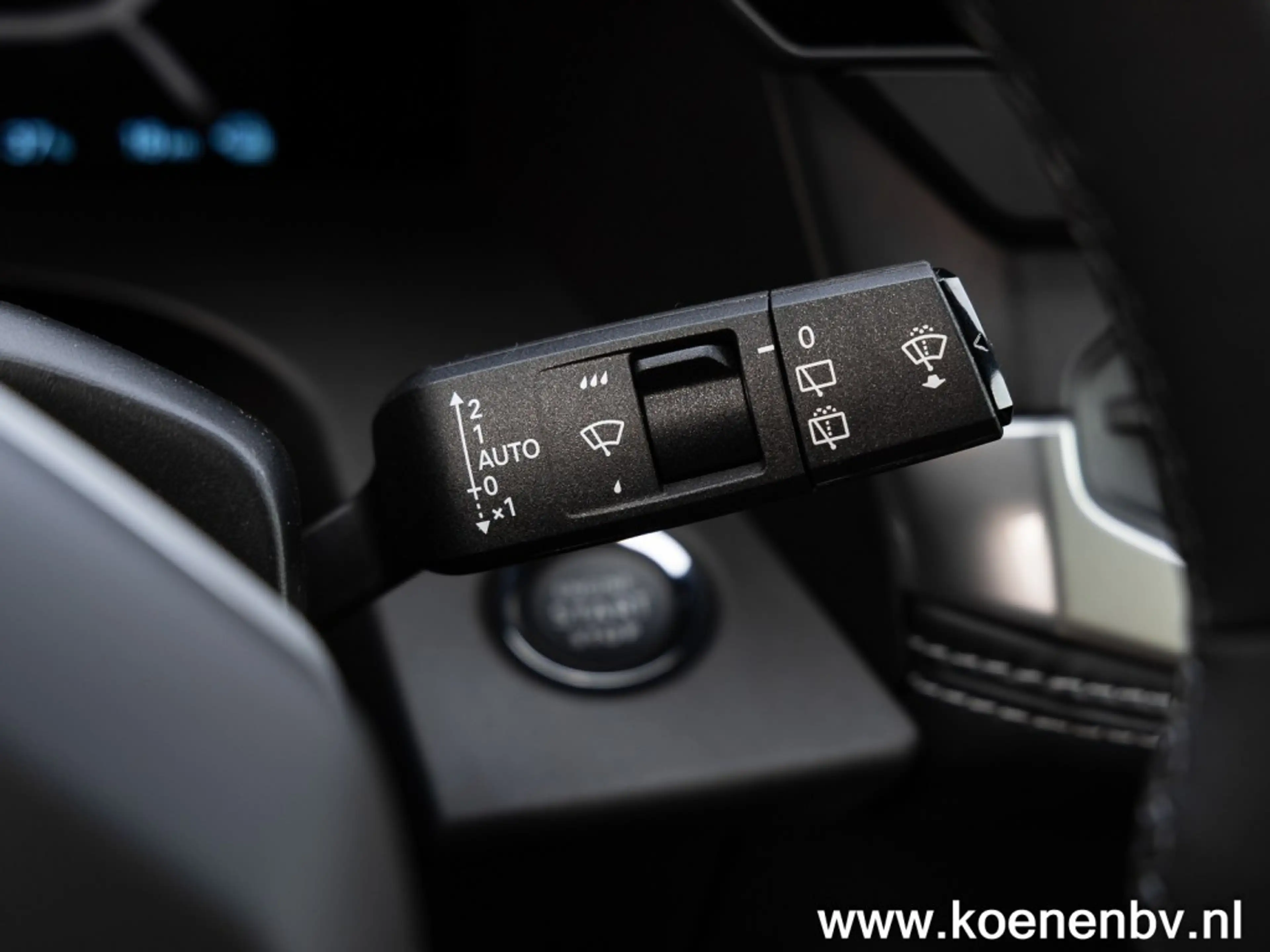Jeep Compass 1.6 E-H PHEV First Edition PANO / CONVENIENCE PACK — photo 30