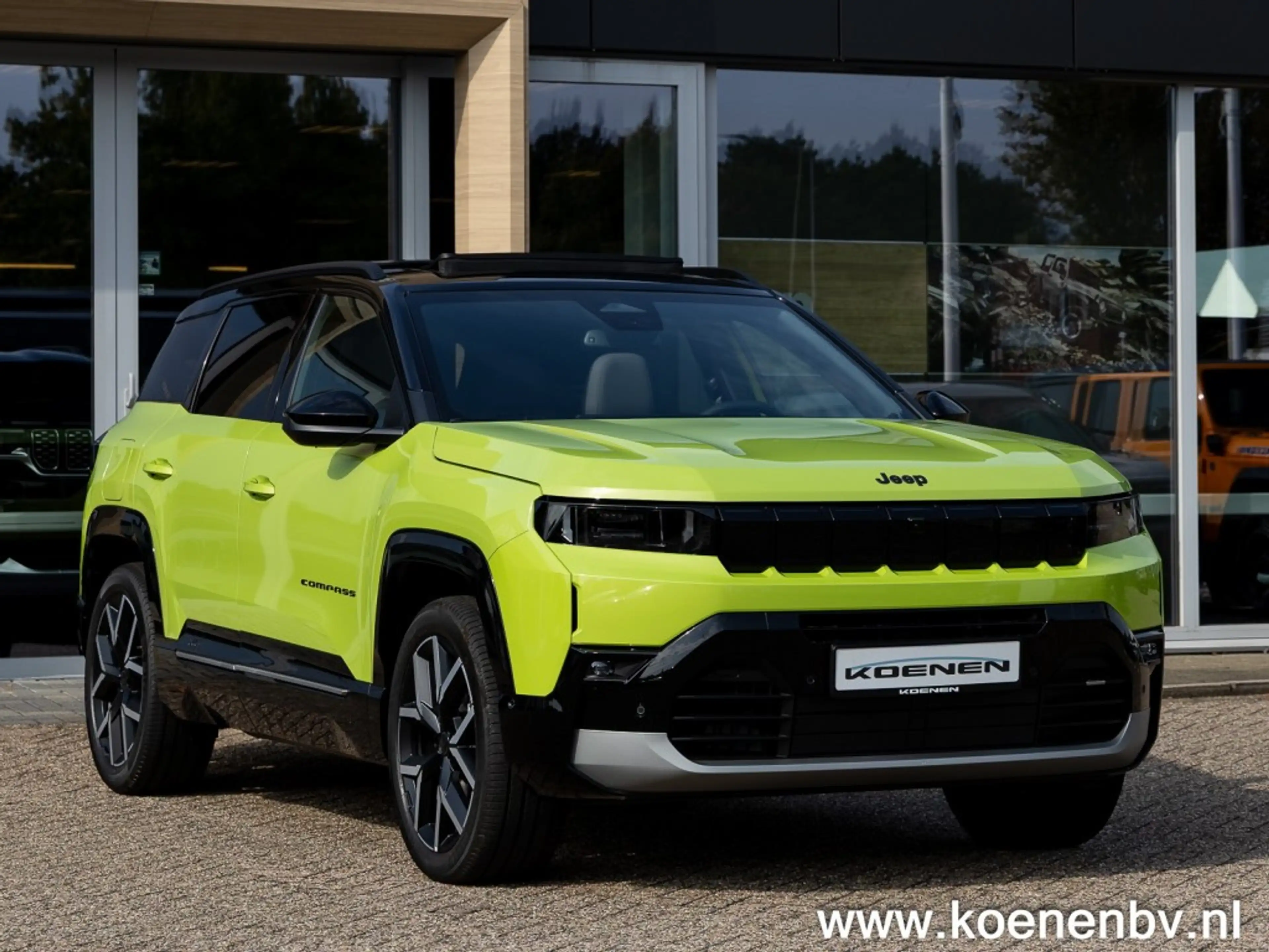 Jeep Compass 1.6 E-H PHEV First Edition PANO / CONVENIENCE PACK — photo 5