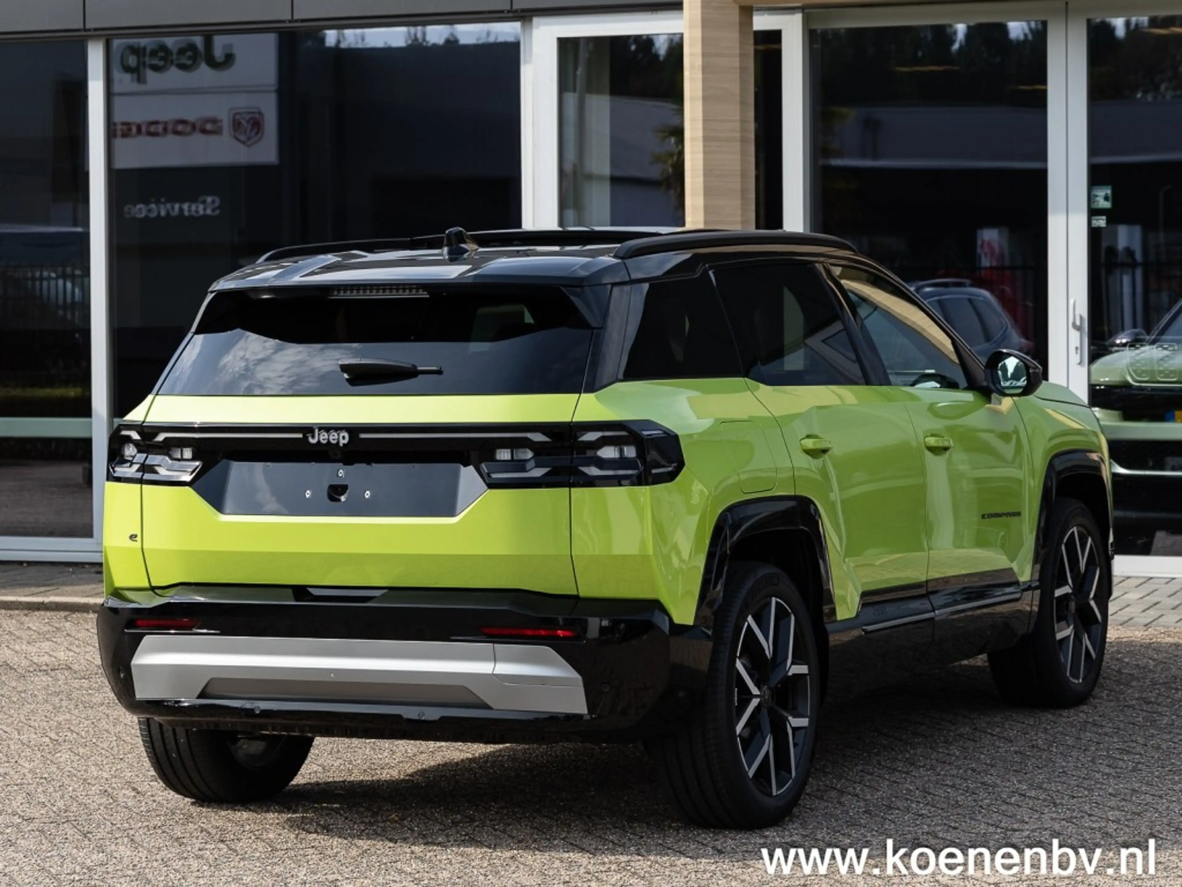 Jeep Compass 1.6 E-H PHEV First Edition PANO / CONVENIENCE PACK — photo 8
