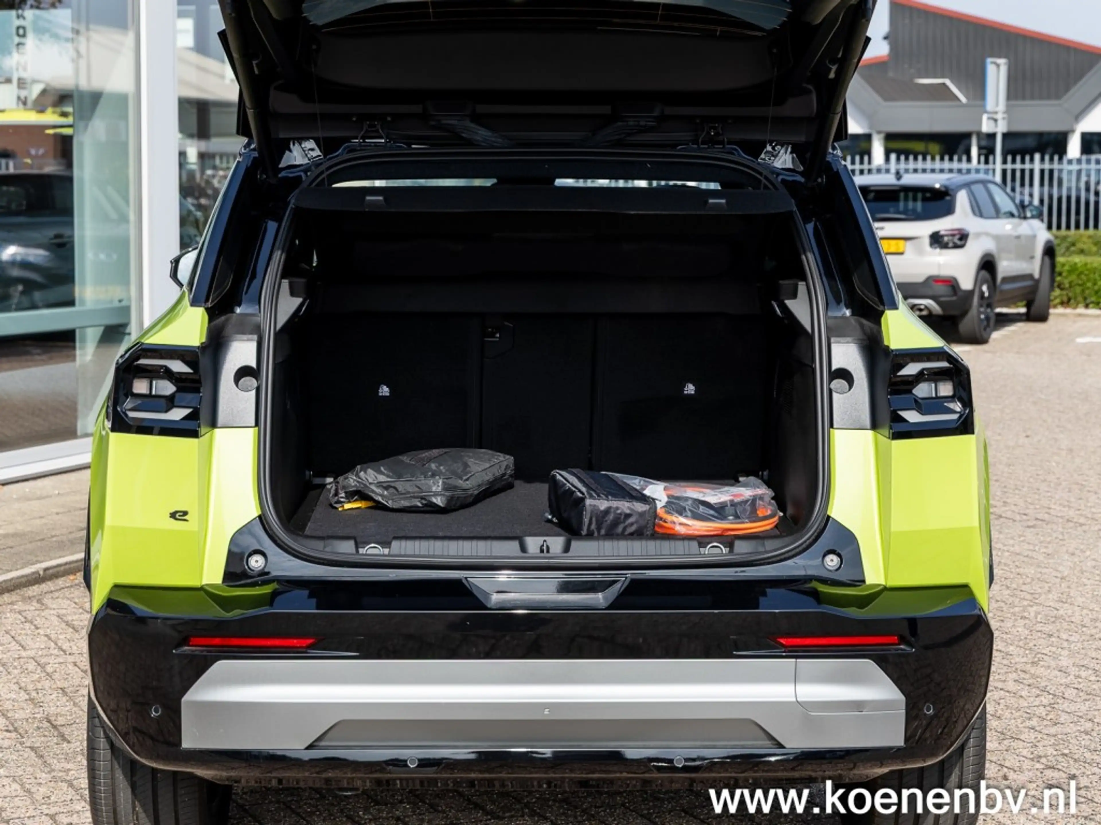 Jeep Compass 1.6 E-H PHEV First Edition PANO / CONVENIENCE PACK — photo 11