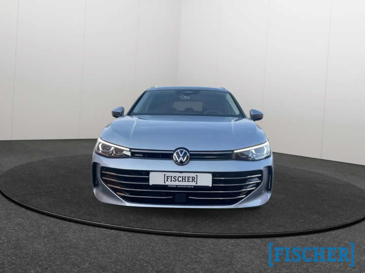 Volkswagen Passat Variant 2.0TDI DSG Elegance Matrix AHK Navi Rear View ACC Argent - 2