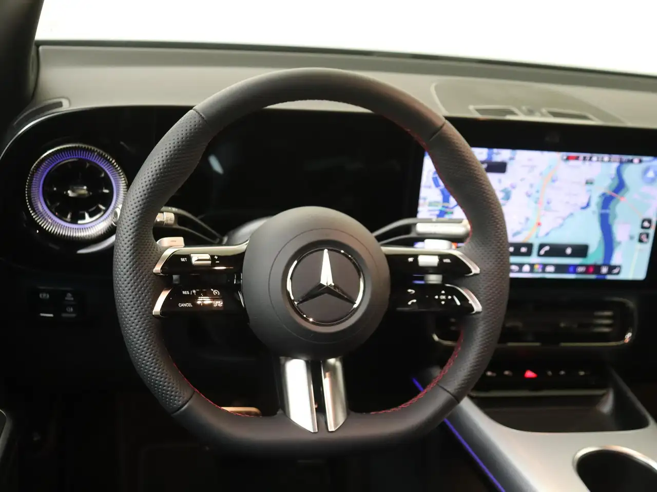 Mercedes-Benz GLB 2026 — фото 10