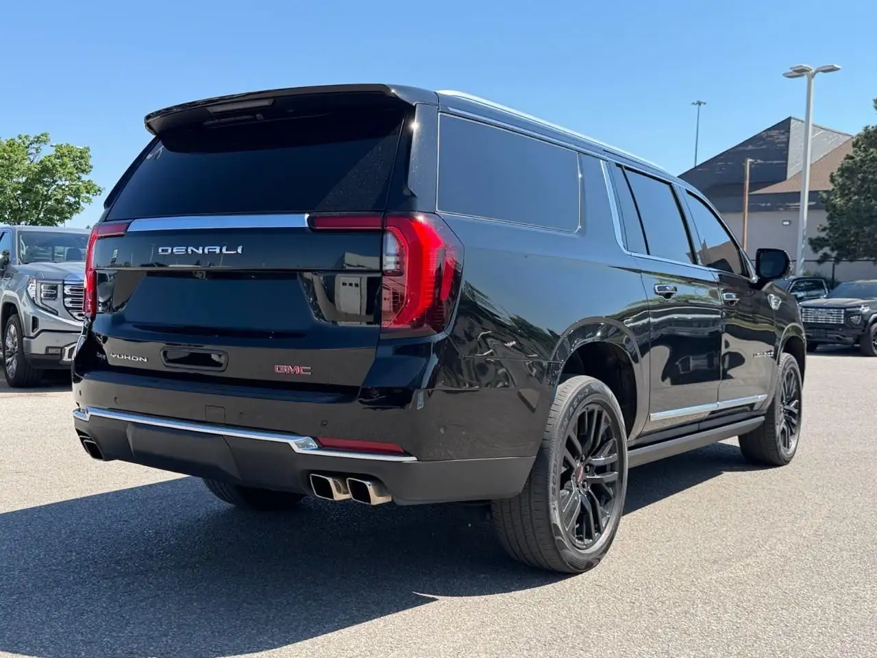 GMC Yukon photo GMC Yukon