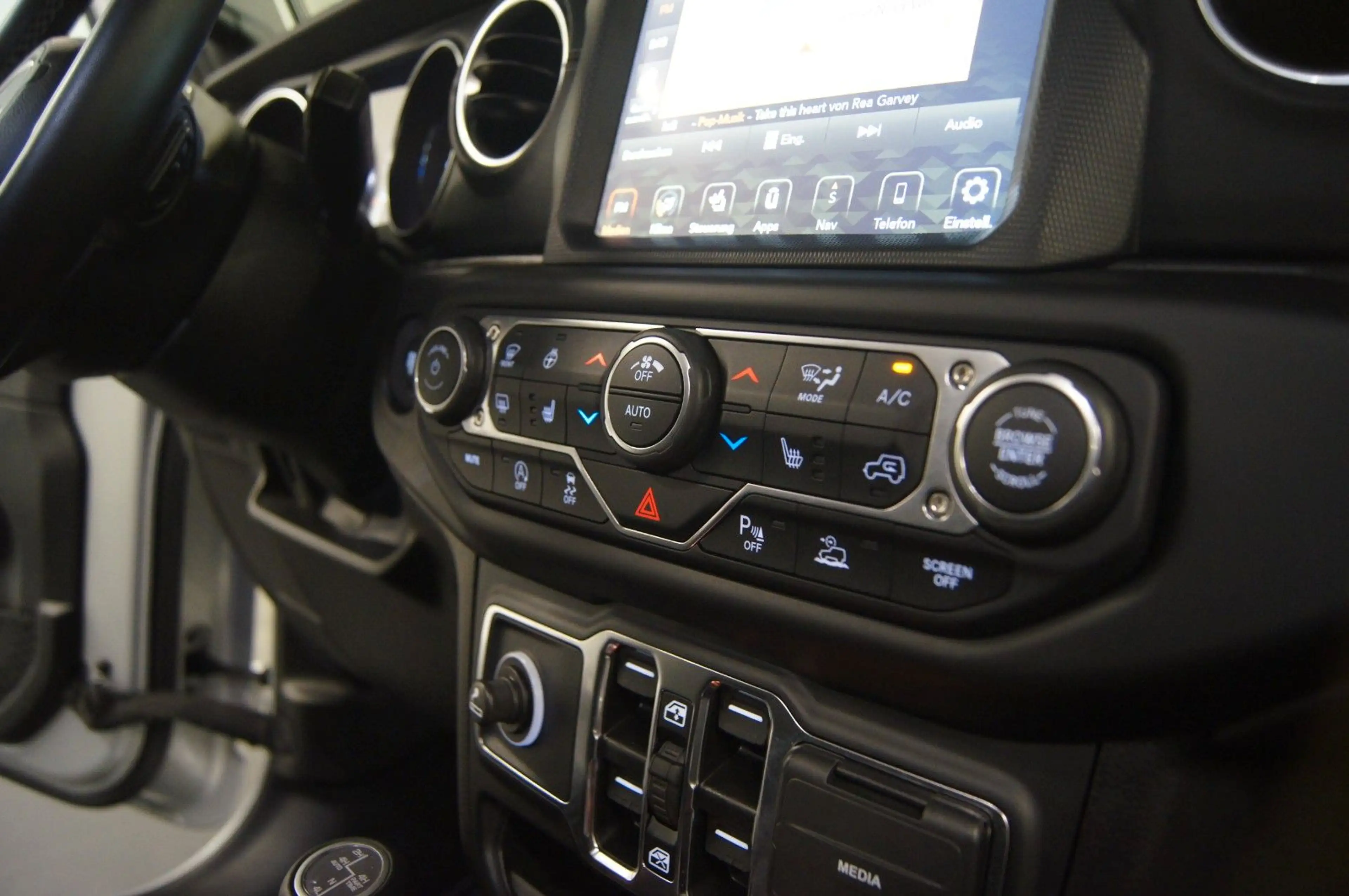Jeep Gladiator Overland 4WD|KAMERA|LED|DAB|ALPINE — photo 4