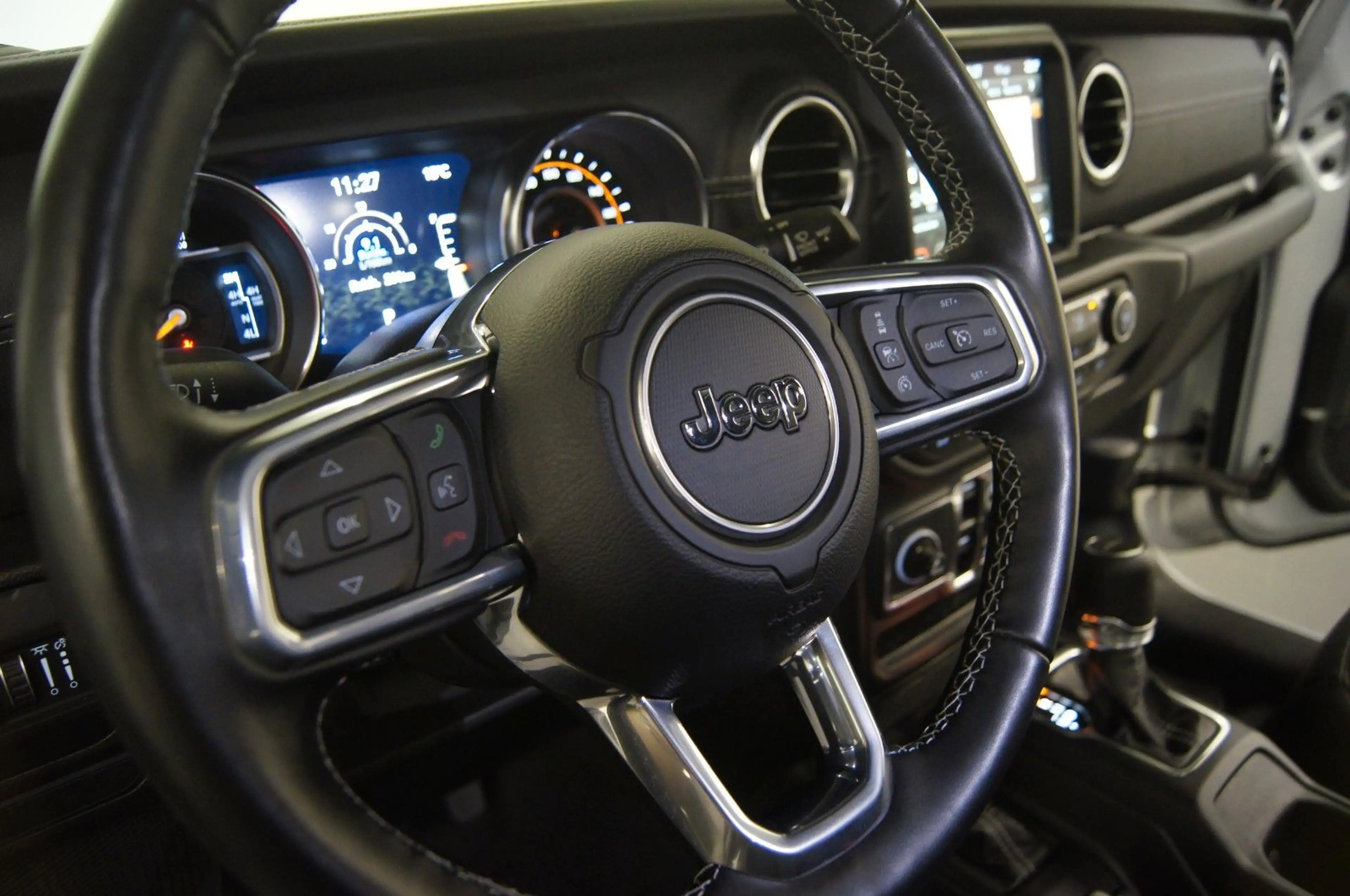 Jeep Gladiator Overland 4WD|KAMERA|LED|DAB|ALPINE — photo 14