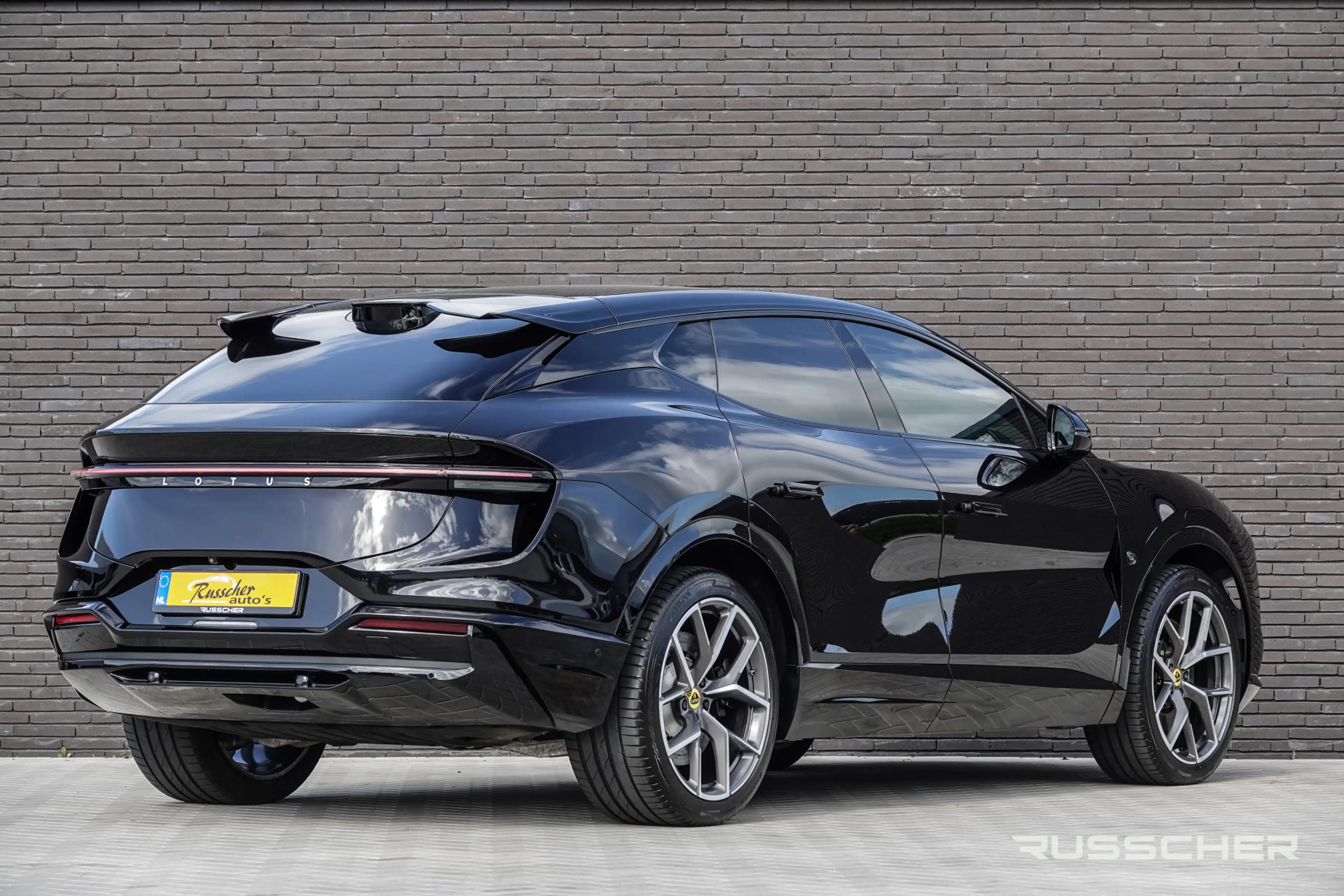 Lotus Eletre EDS450 S | 112kWh | 612Pk | AWD | Kef Premium Audi — photo 2