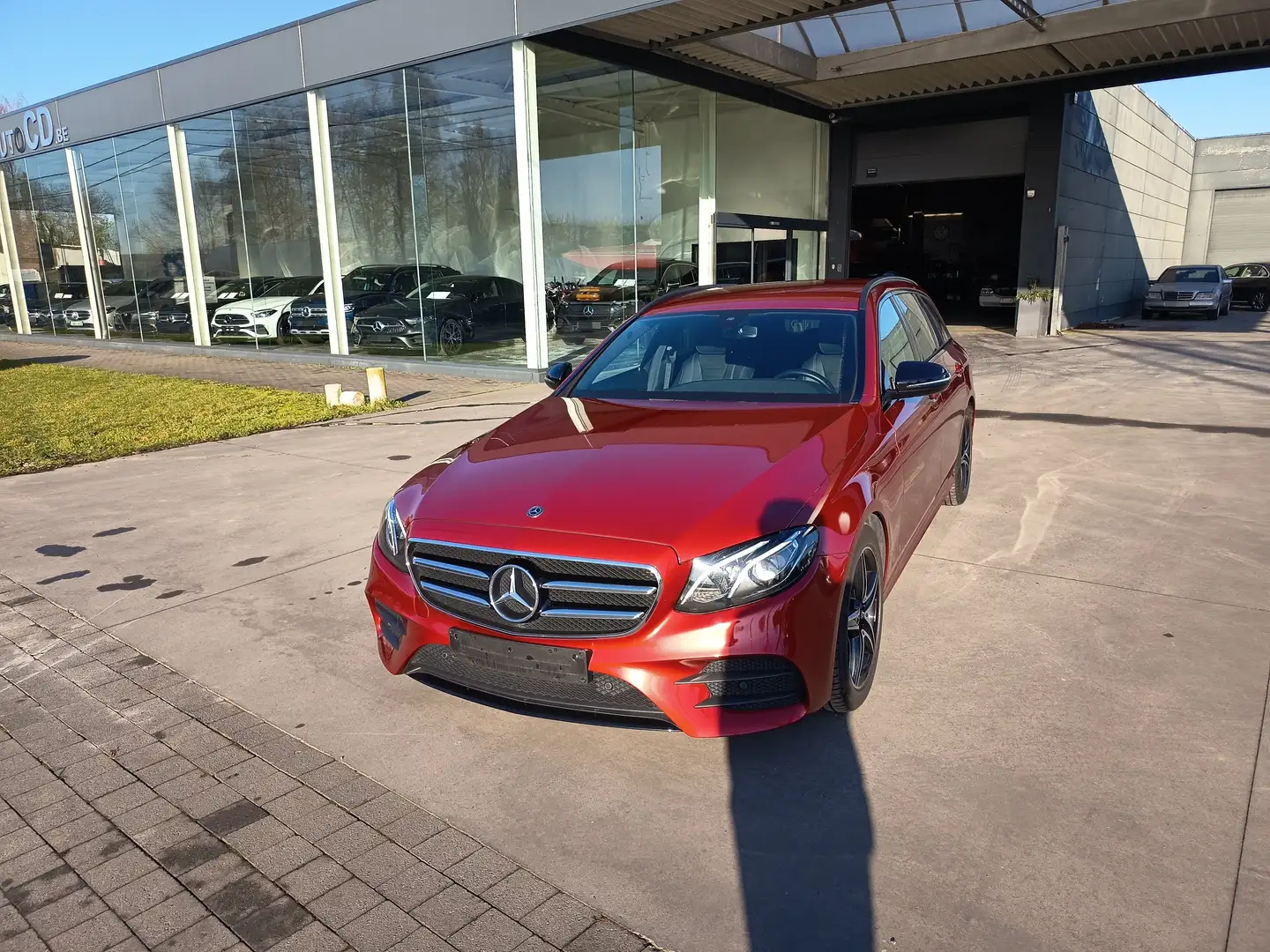 Mercedes-Benz E 200 d AMG Night-pakket Widescreen Comand Rood - 2