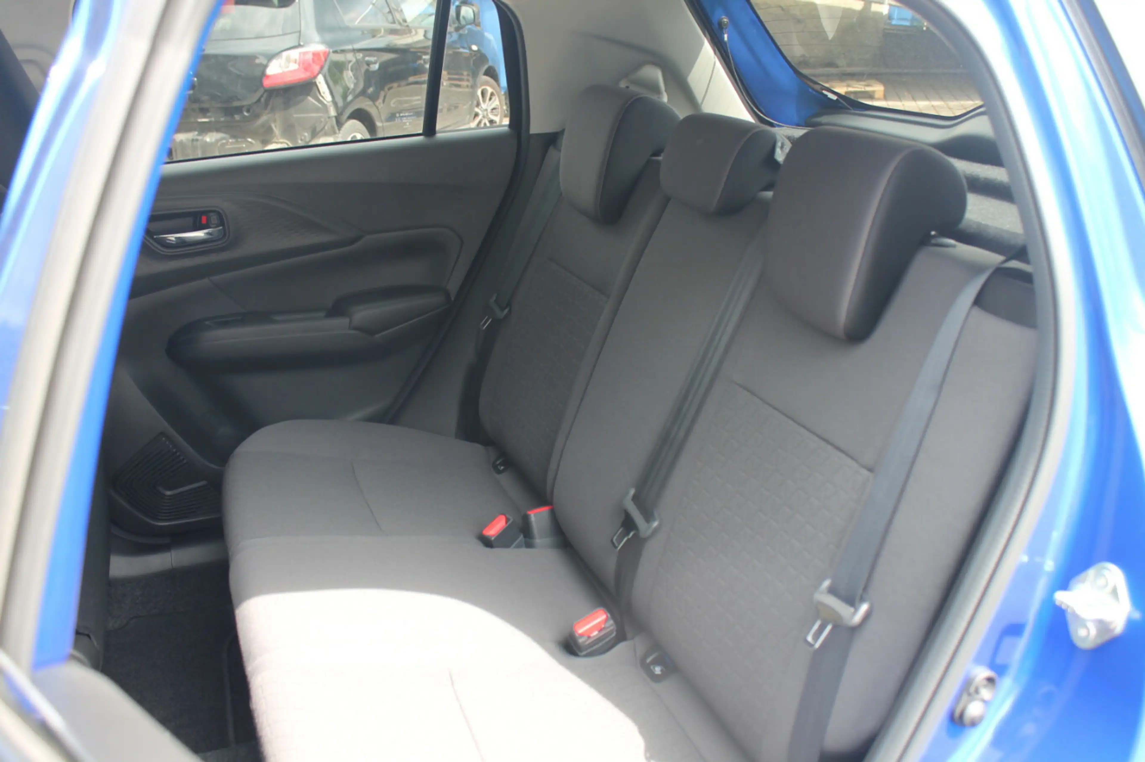 Suzuki Swift 1.2 Comfort Hybrid — photo 13