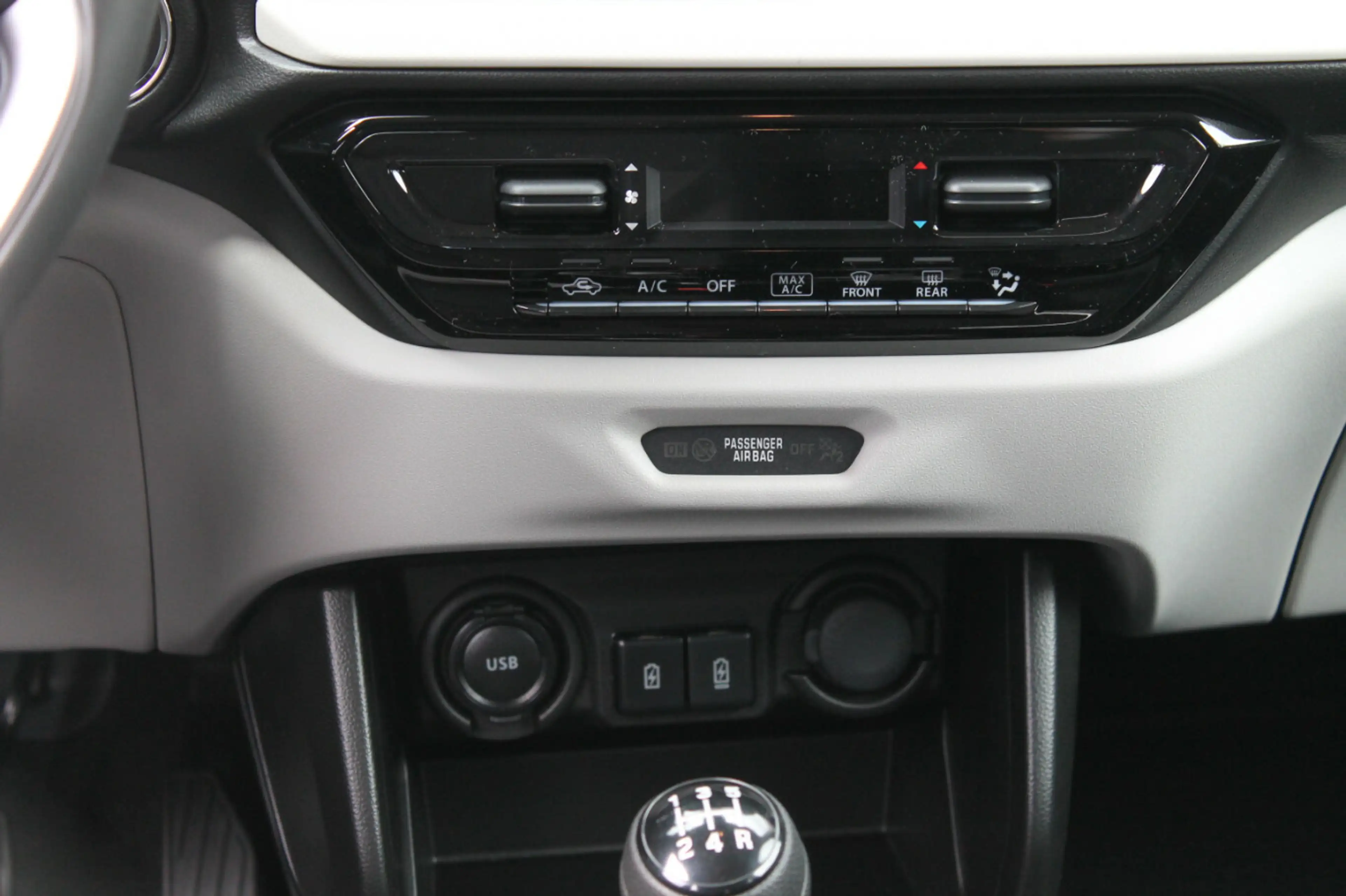 Suzuki Swift 1.2 Comfort Hybrid — photo 9