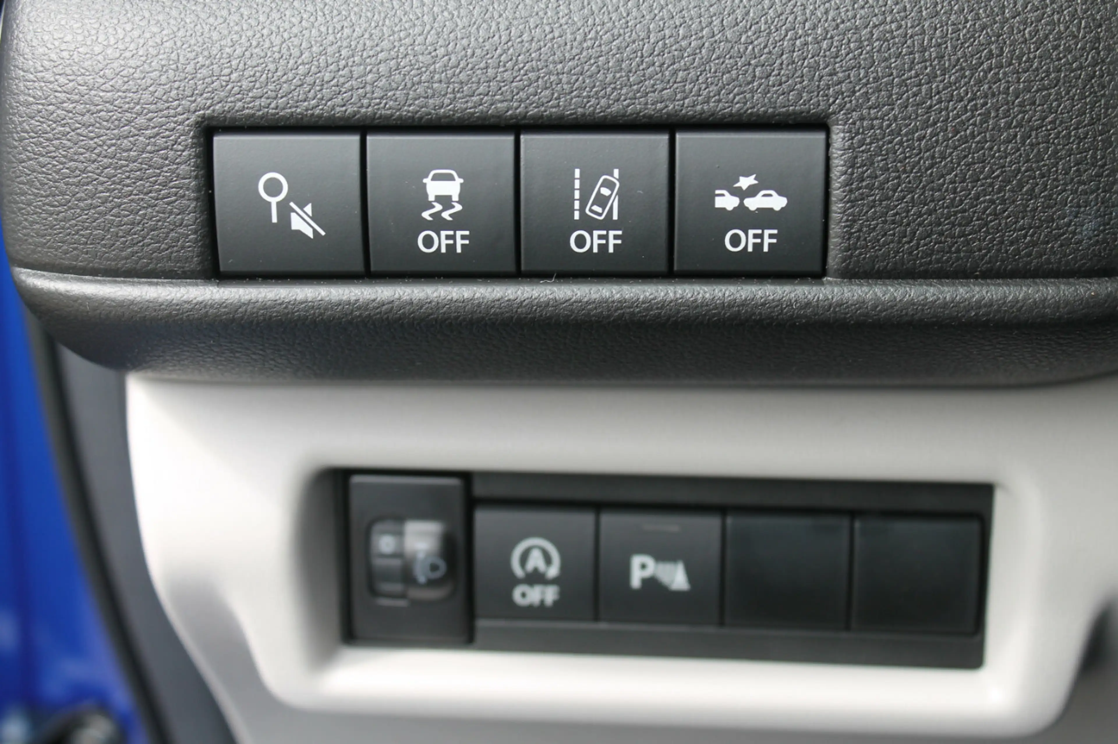 Suzuki Swift 1.2 Comfort Hybrid — photo 14