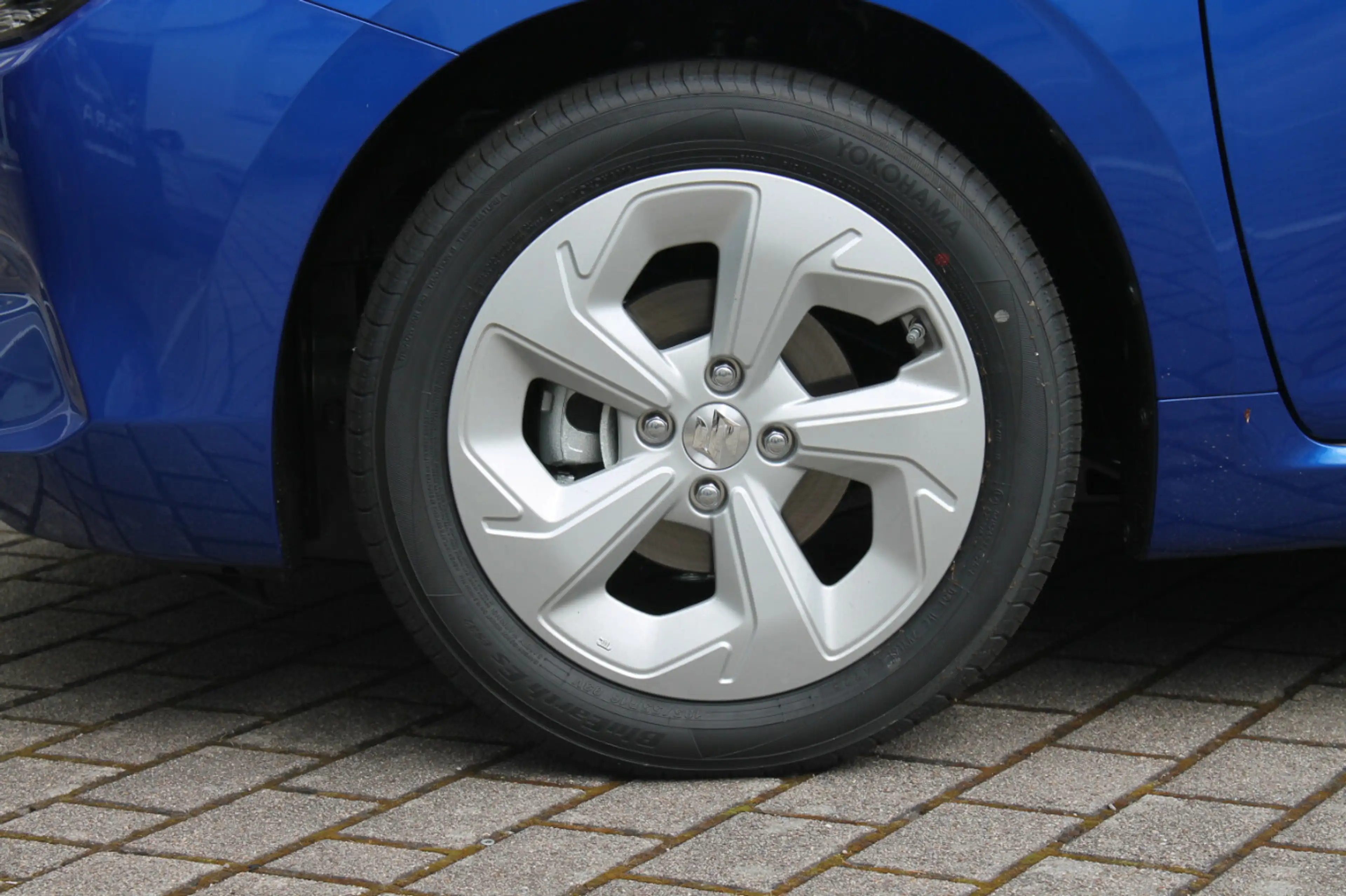 Suzuki Swift 1.2 Comfort Hybrid — photo 4