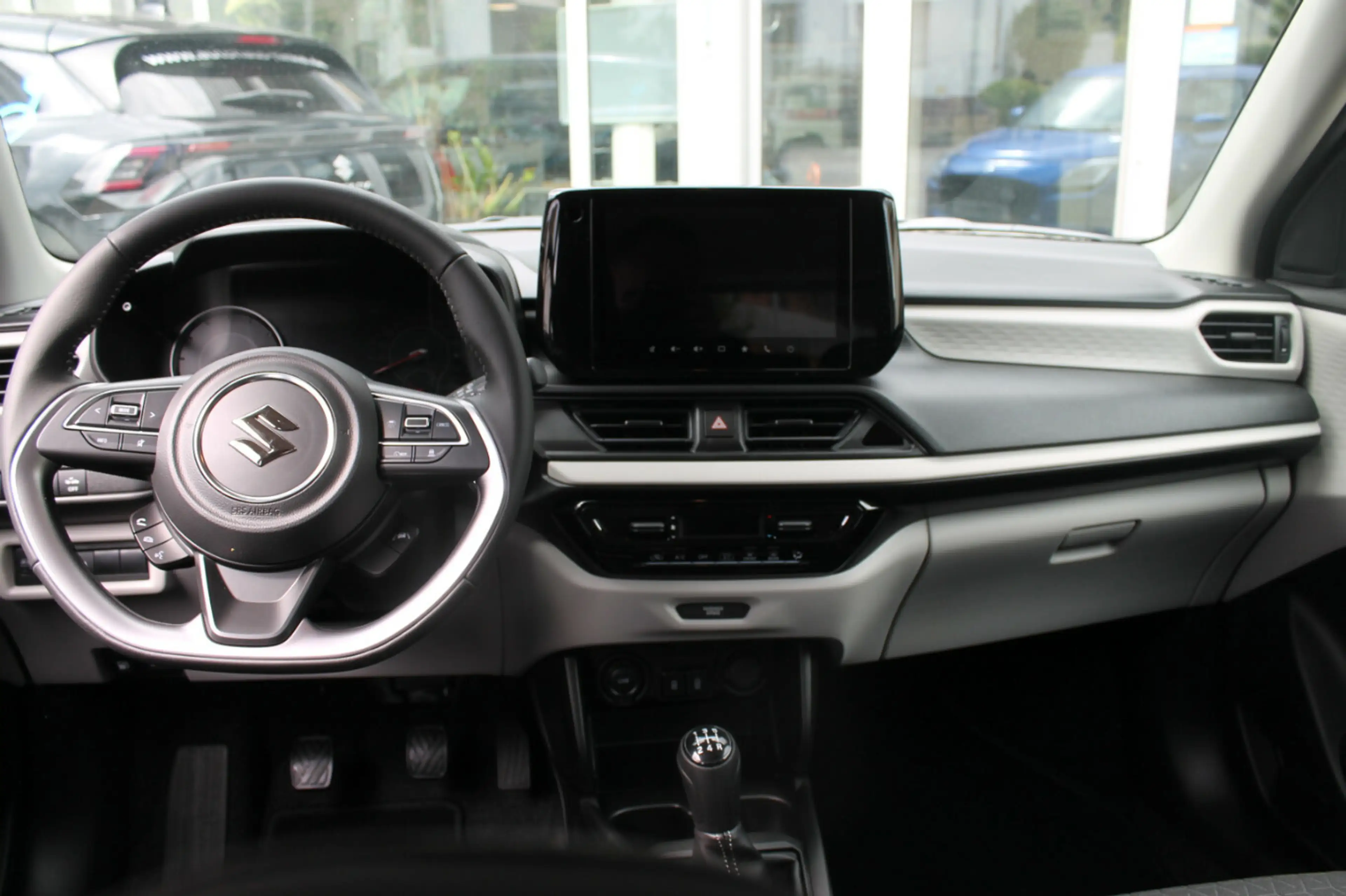Suzuki Swift 1.2 Comfort Hybrid — photo 5