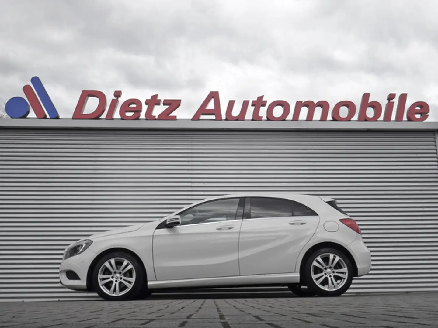 Mercedes-Benz A 180 1.6 BlueEFFICIENCY Gerne Finanzierung +++ Weiß - 1