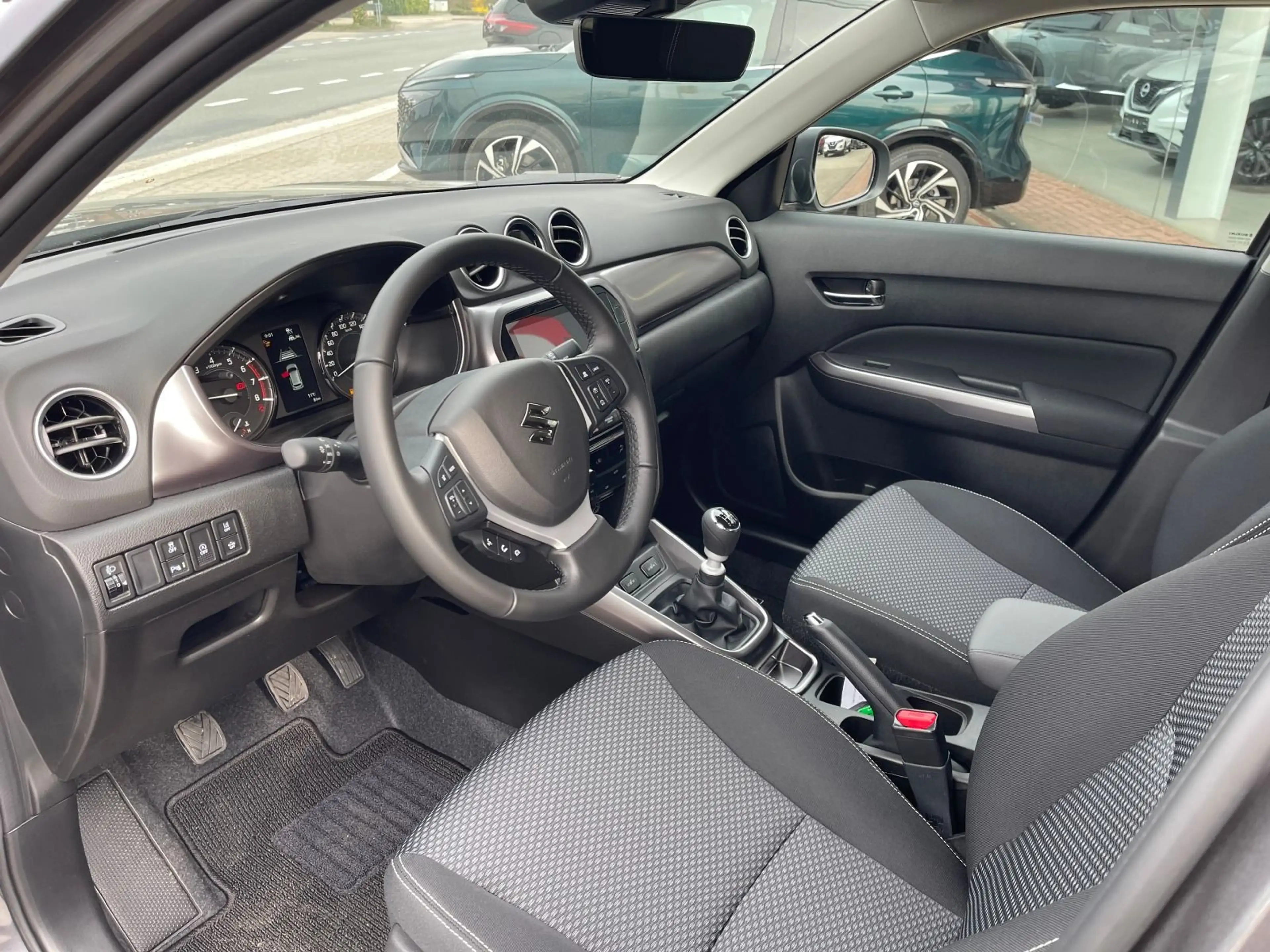 Suzuki Vitara 1.4 Hybrid Komfort Klima Navi Kamera — photo 10