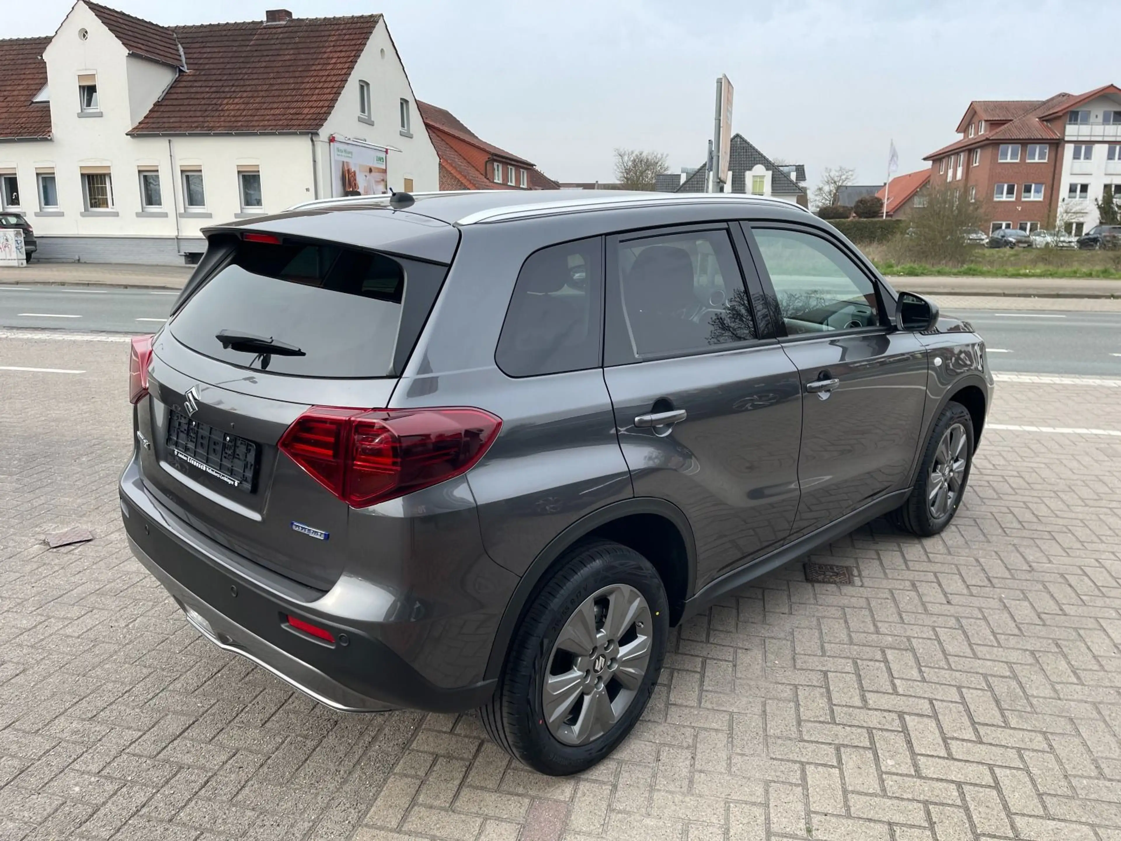 Suzuki Vitara 1.4 Hybrid Komfort Klima Navi Kamera — photo 6