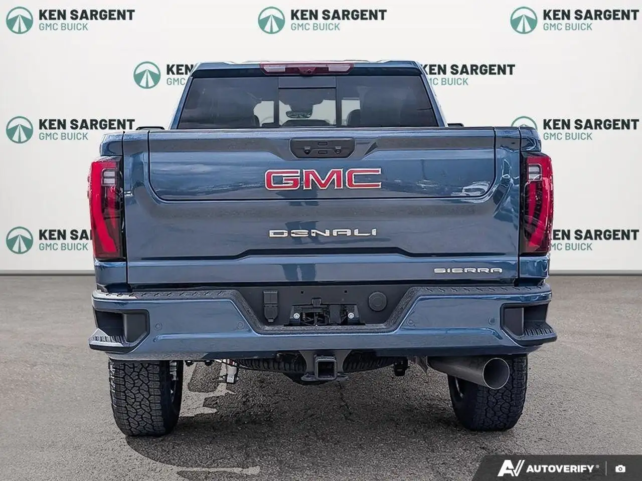 GMC Sierra 2500HD снимка GMC Sierra 2500HD