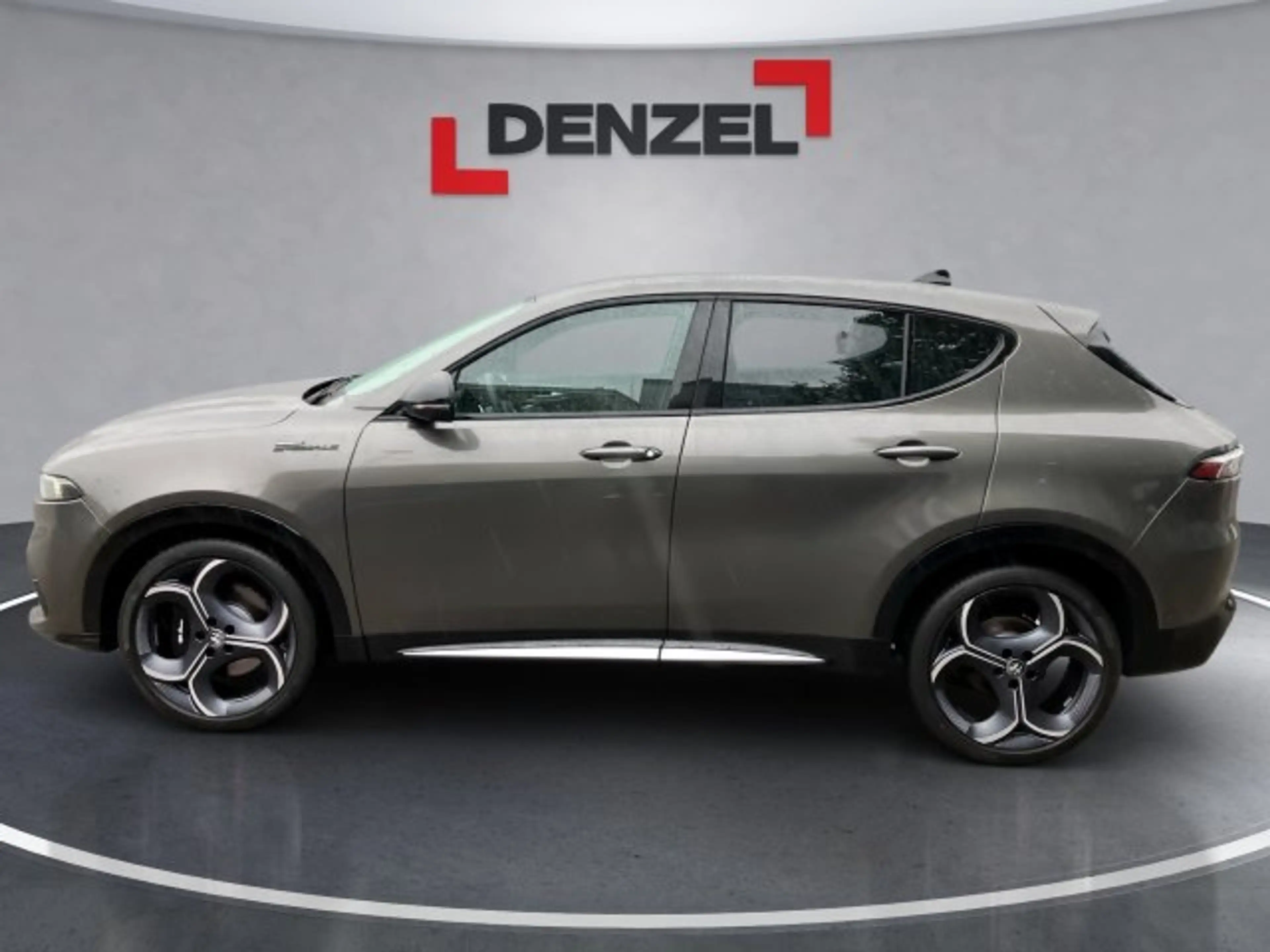 Alfa Romeo Tonale Ibrida Sport Speciale 1.5 175PS FWD — photo 2