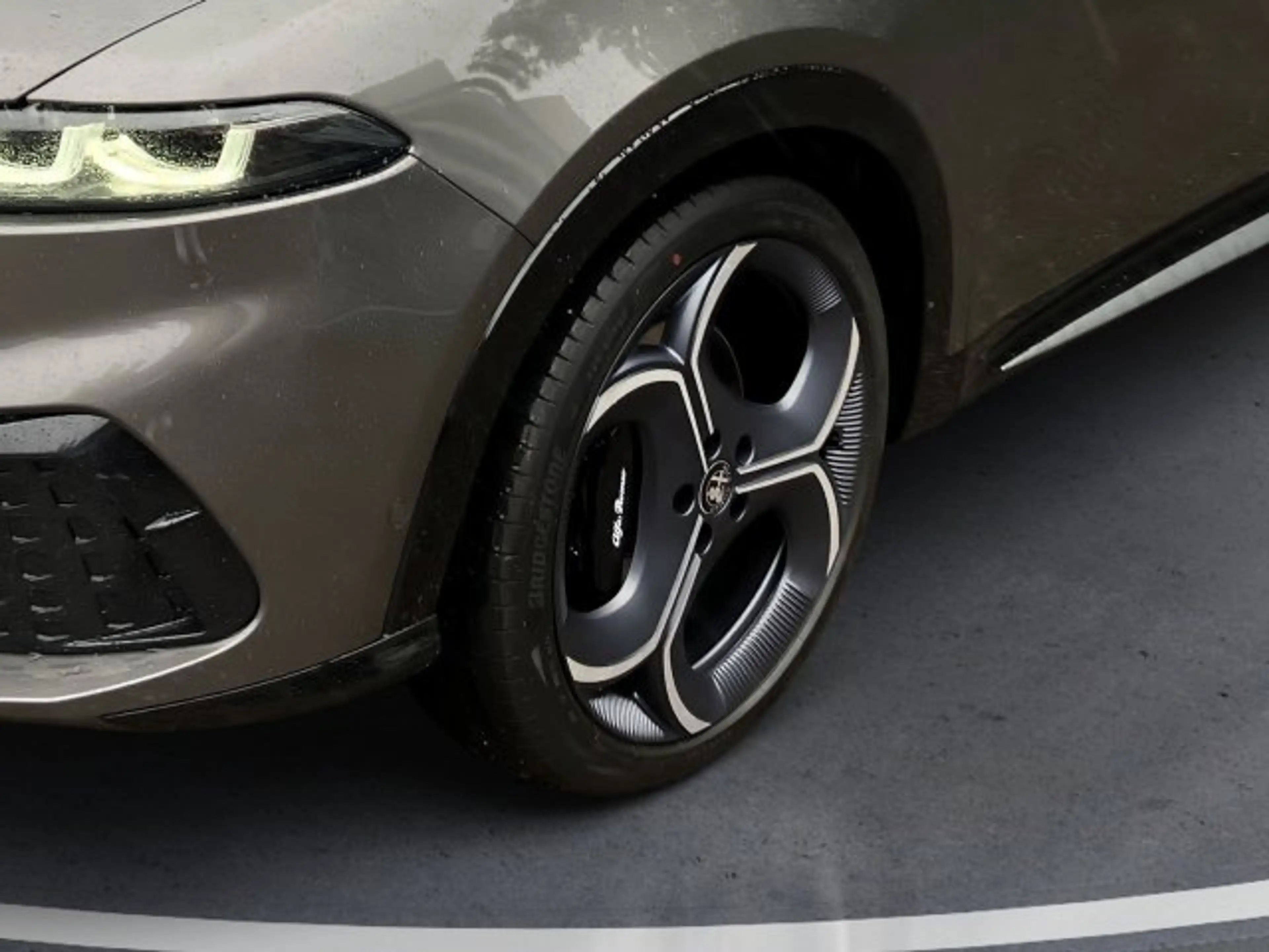 Alfa Romeo Tonale Ibrida Sport Speciale 1.5 175PS FWD — photo 8