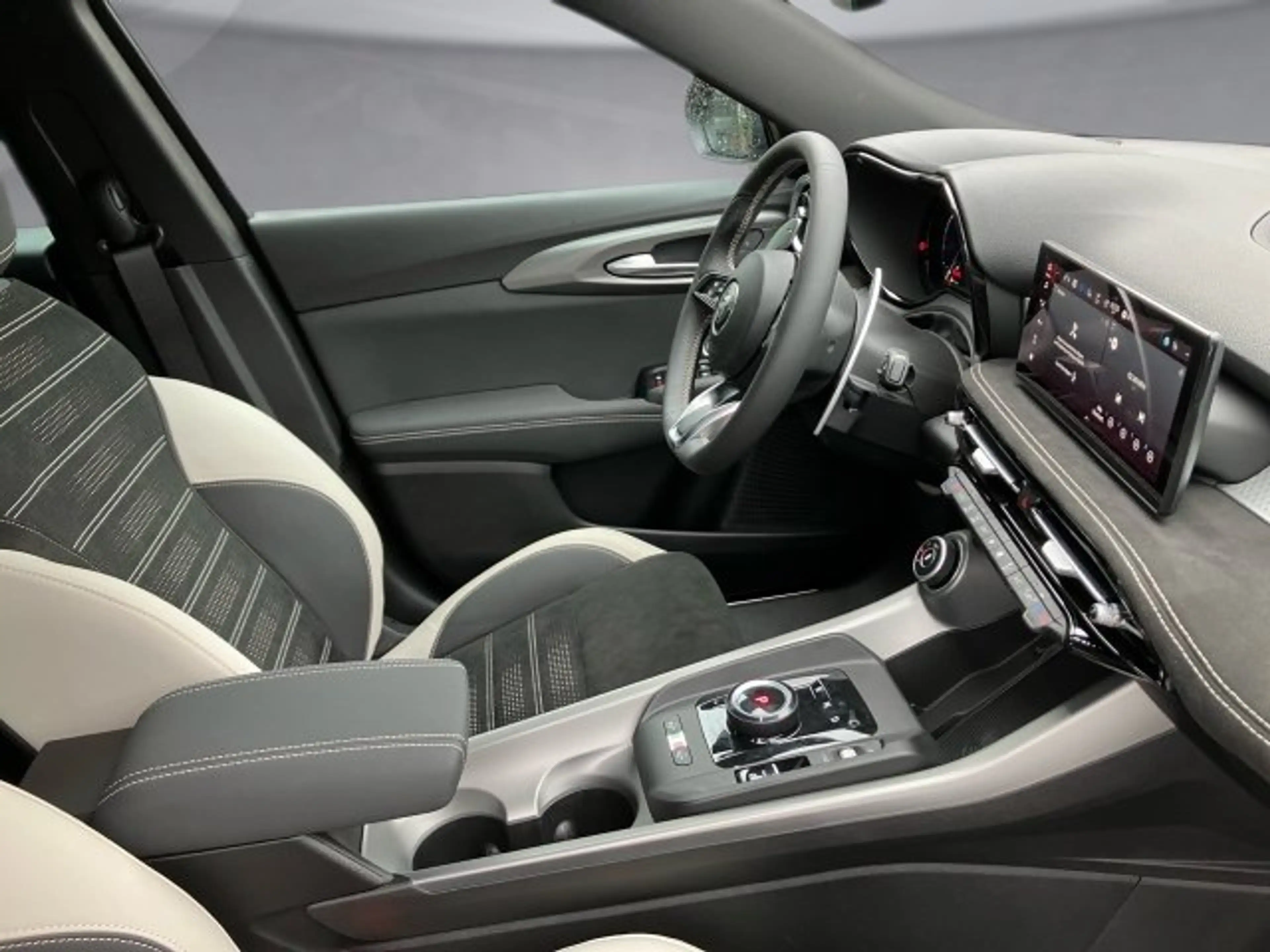 Alfa Romeo Tonale Ibrida Sport Speciale 1.5 175PS FWD — photo 11