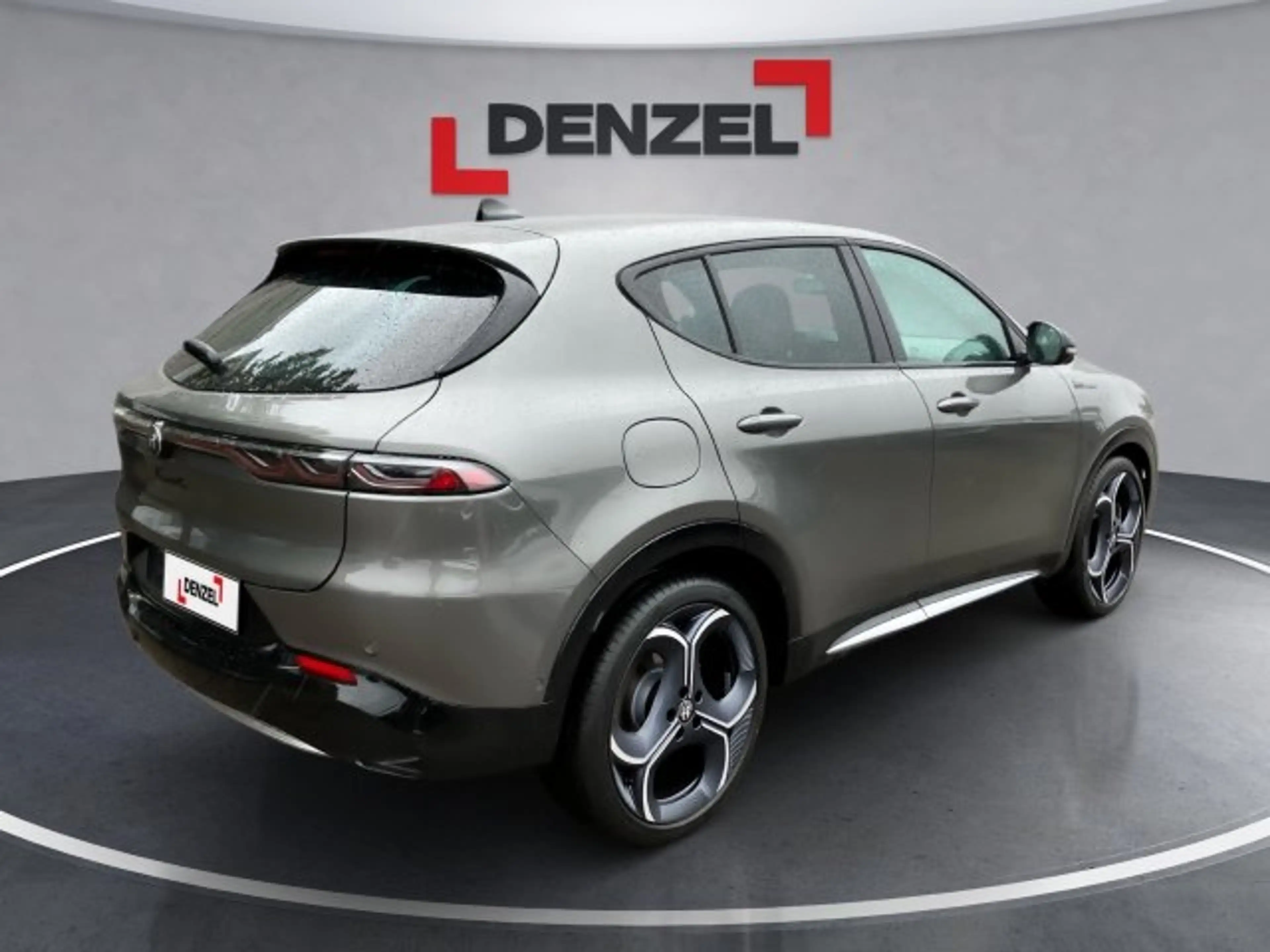 Alfa Romeo Tonale Ibrida Sport Speciale 1.5 175PS FWD — photo 4
