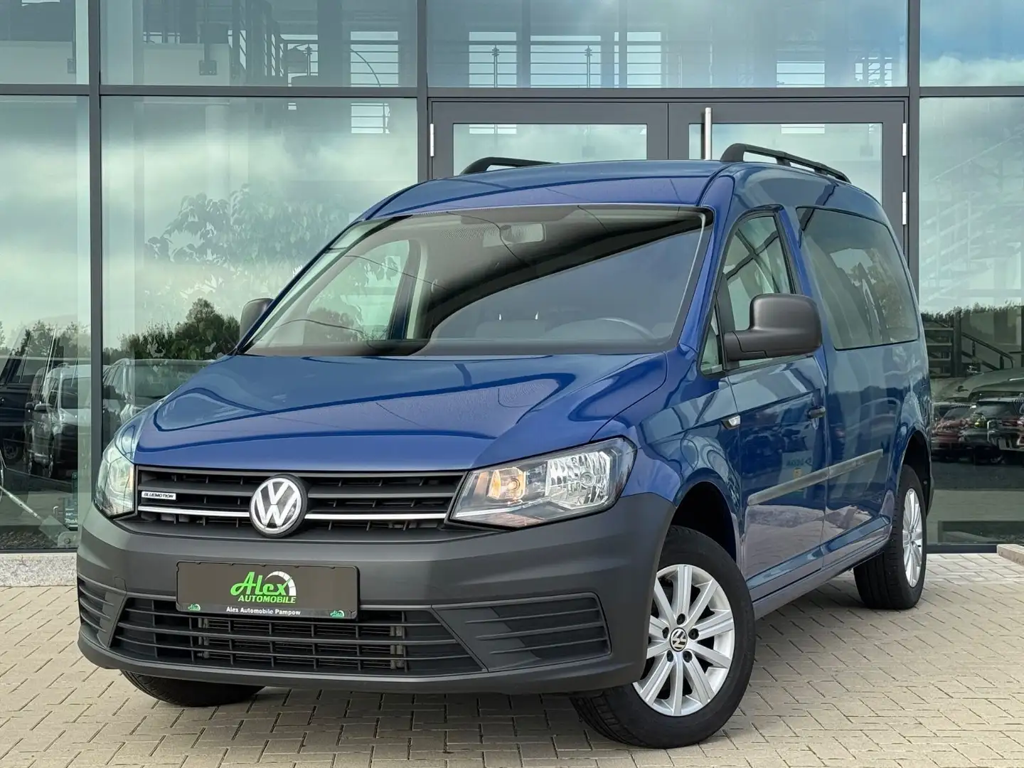Volkswagen Caddy Maxi Kombi CNG Automatik 1. Hand 5-Sitzer Blau - 1