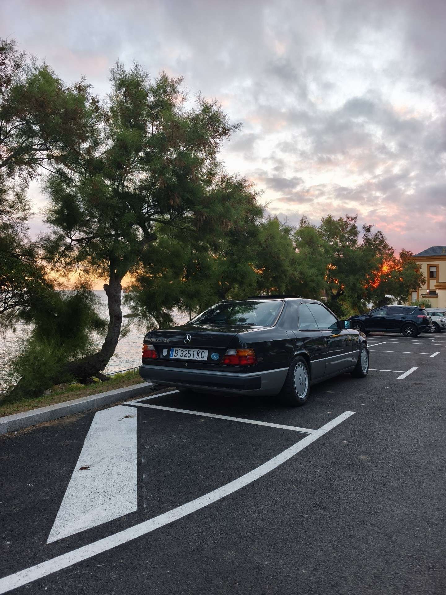 Mercedes-Benz 300 C124 300CE - foto 1