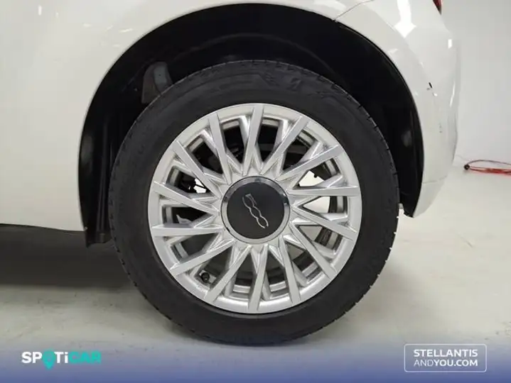 Fiat 500 Dolcevita 1.0 Hybrid (2021) 2023, foto 11