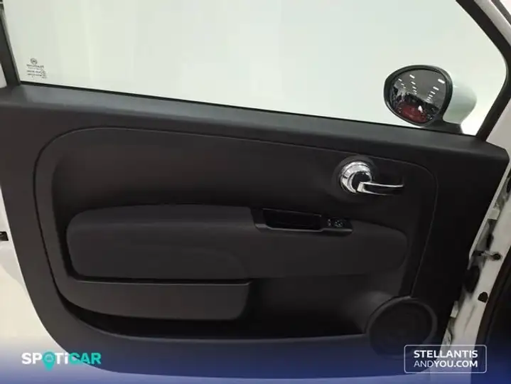 Fiat 500 Dolcevita 1.0 Hybrid (2021) 2023, foto 18