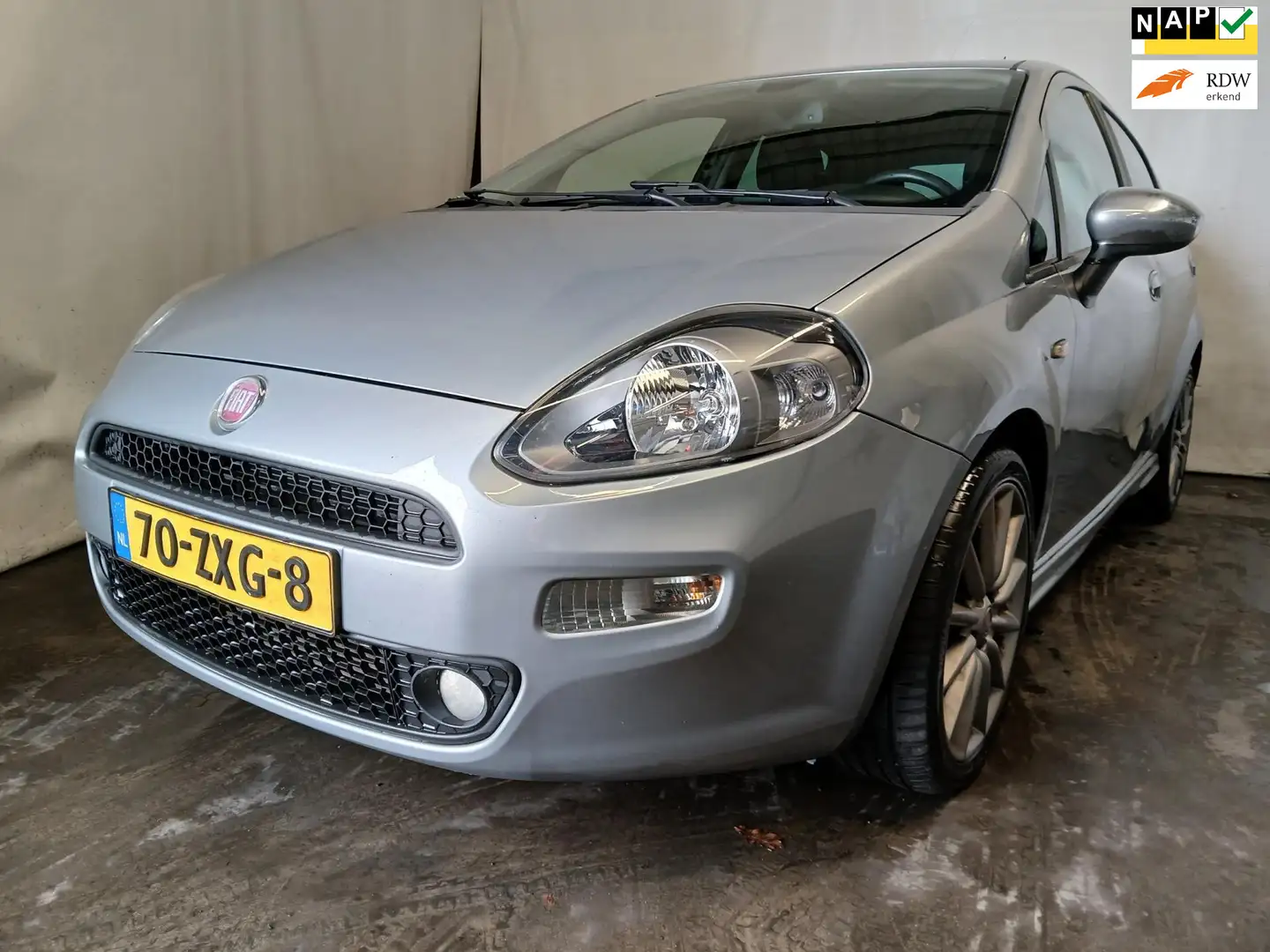 Fiat Punto Evo 0.9 TwinAir Sport MOTOR SCHADE!! Gris - 1