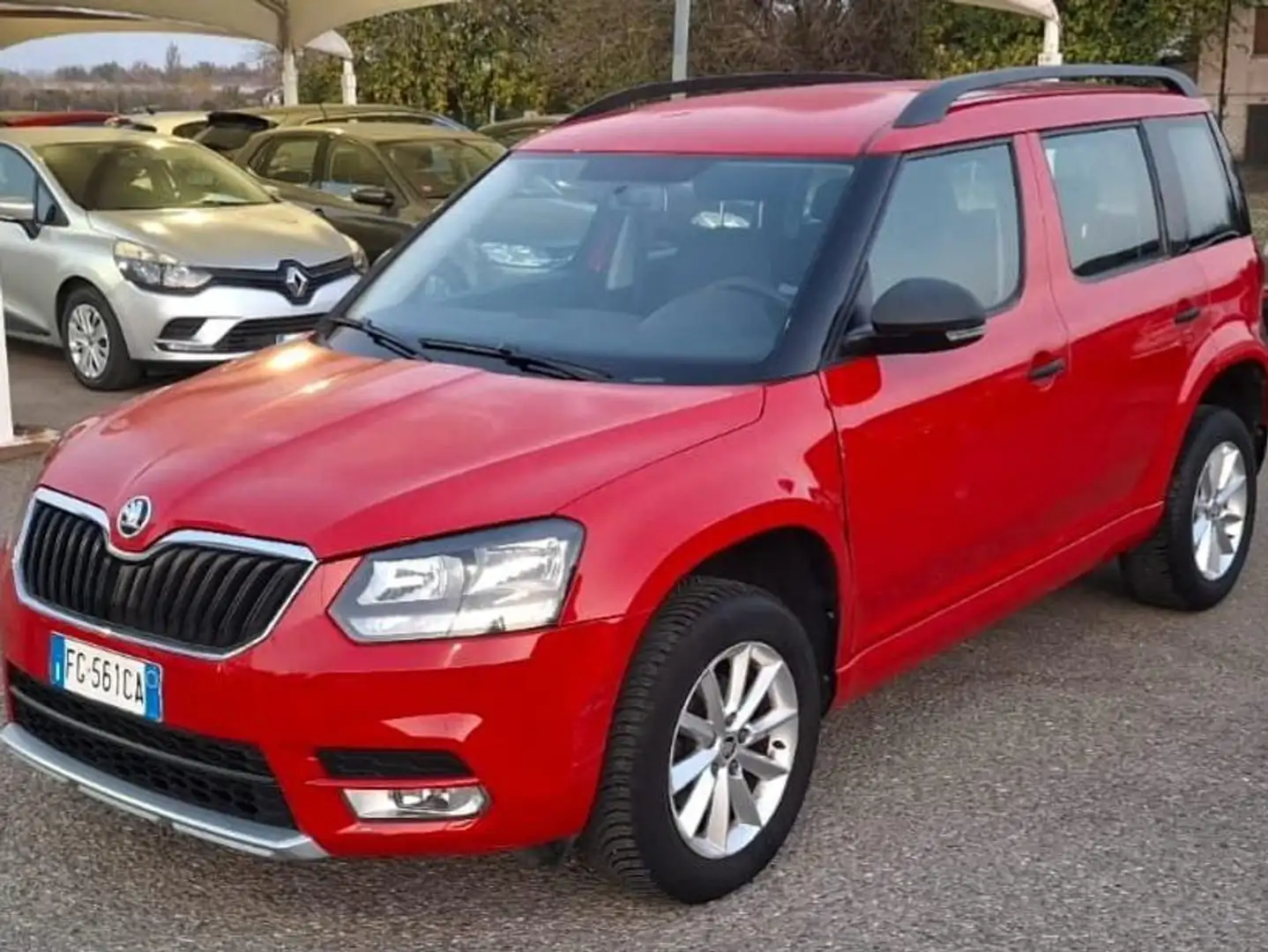 Skoda Yeti Yeti 2014 2.0 tdi Ambition 4x4 110cv E6 Rood - 2