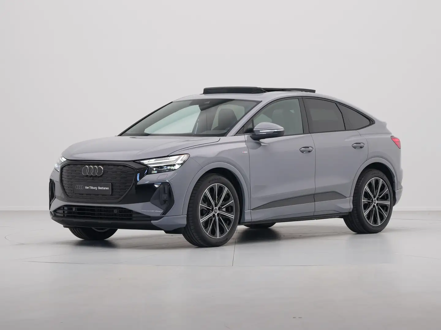 Audi Q4 e-tron Sportback Audi S edition | Achterklep, automatisch Grijs - 2