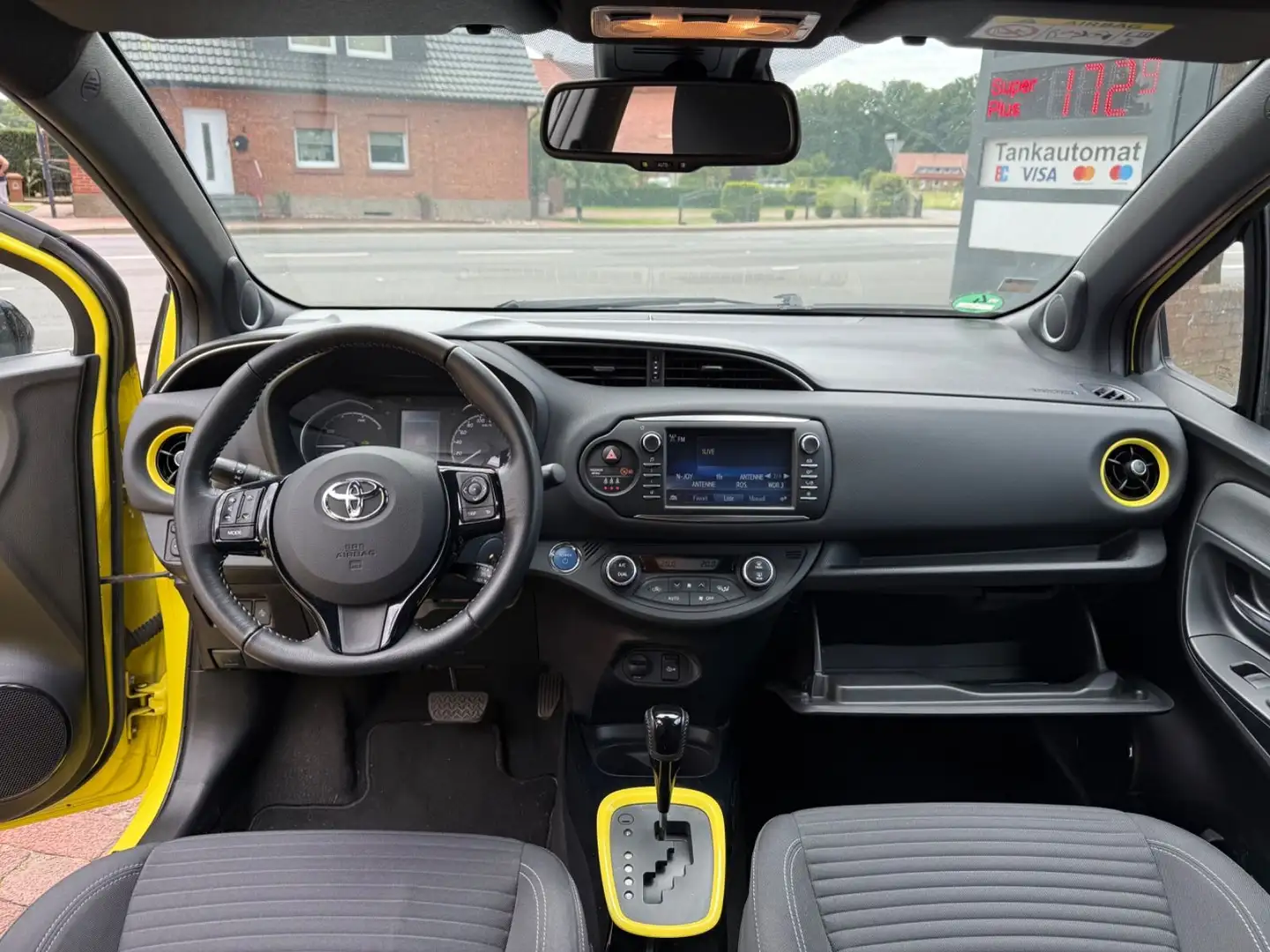 Toyota Yaris Hybrid 1.5  Energy RFK-Winter-GELB Jaune - 2
