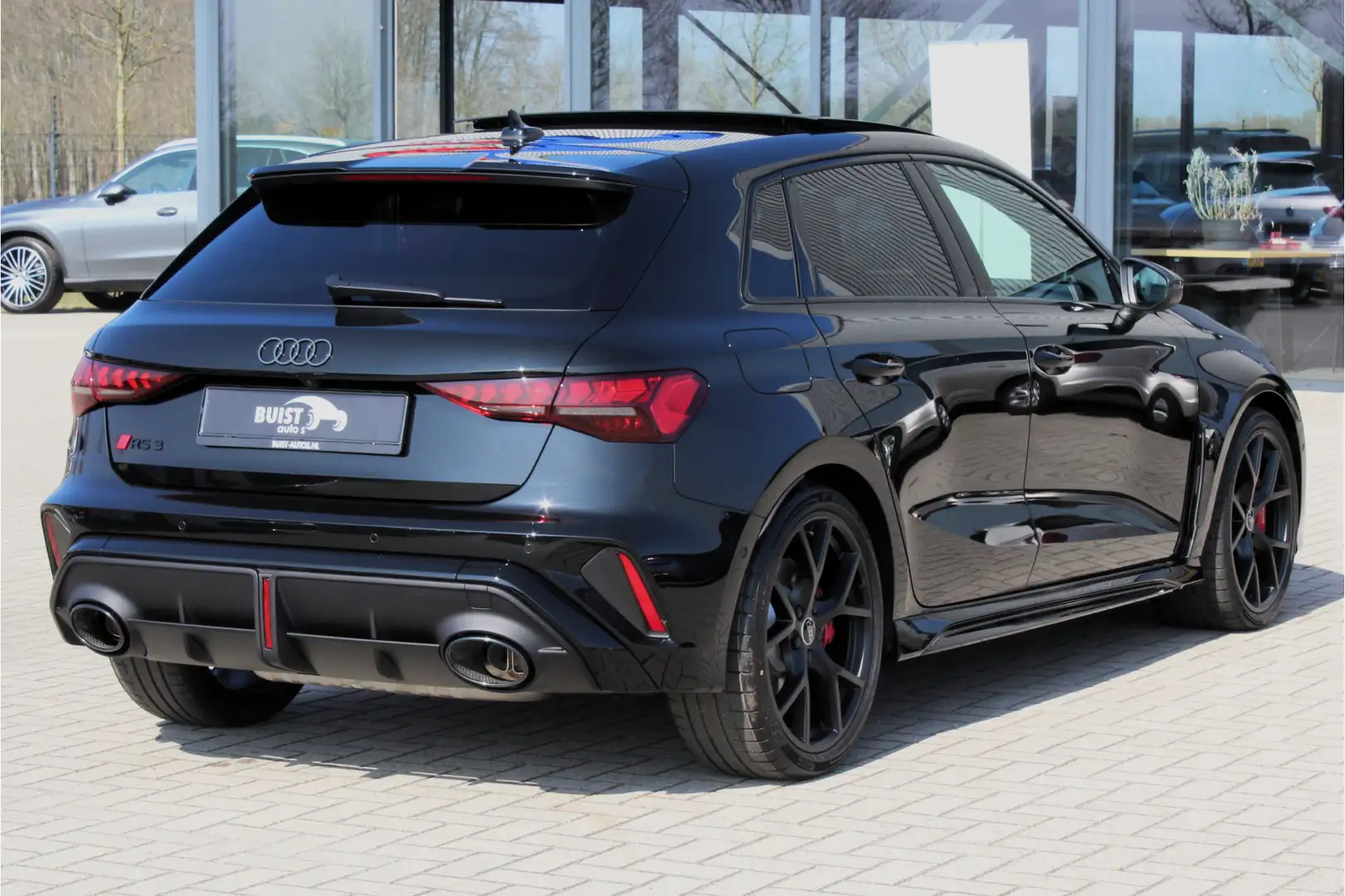 Audi RS3 Sportback 2.5 TFSI quattro 400pk PANO SPORTUITLAAT Černá - 2