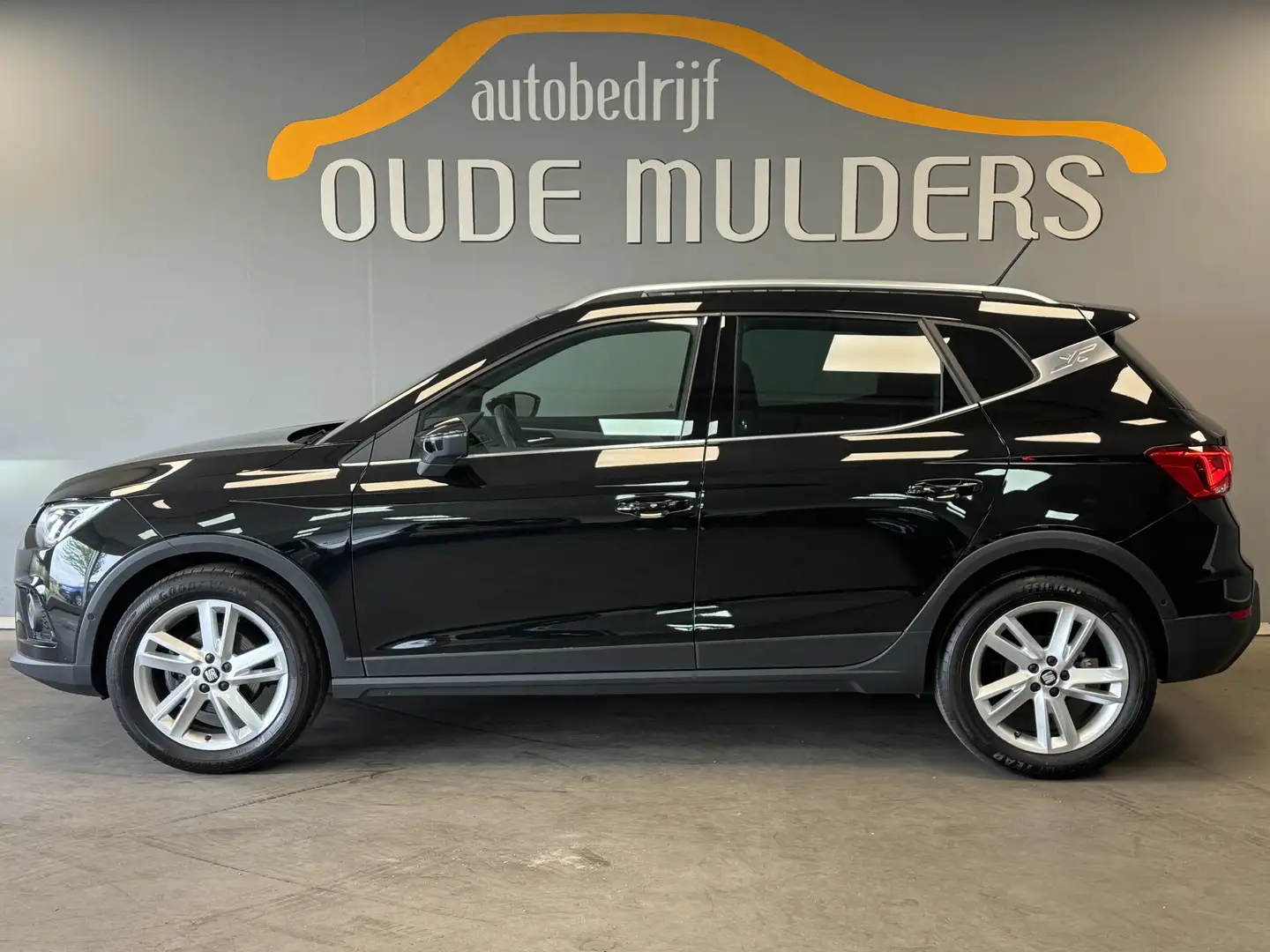 SEAT Arona 1.0 TSI FR Business Intense Stoelverwarming/Beats Zwart - 2